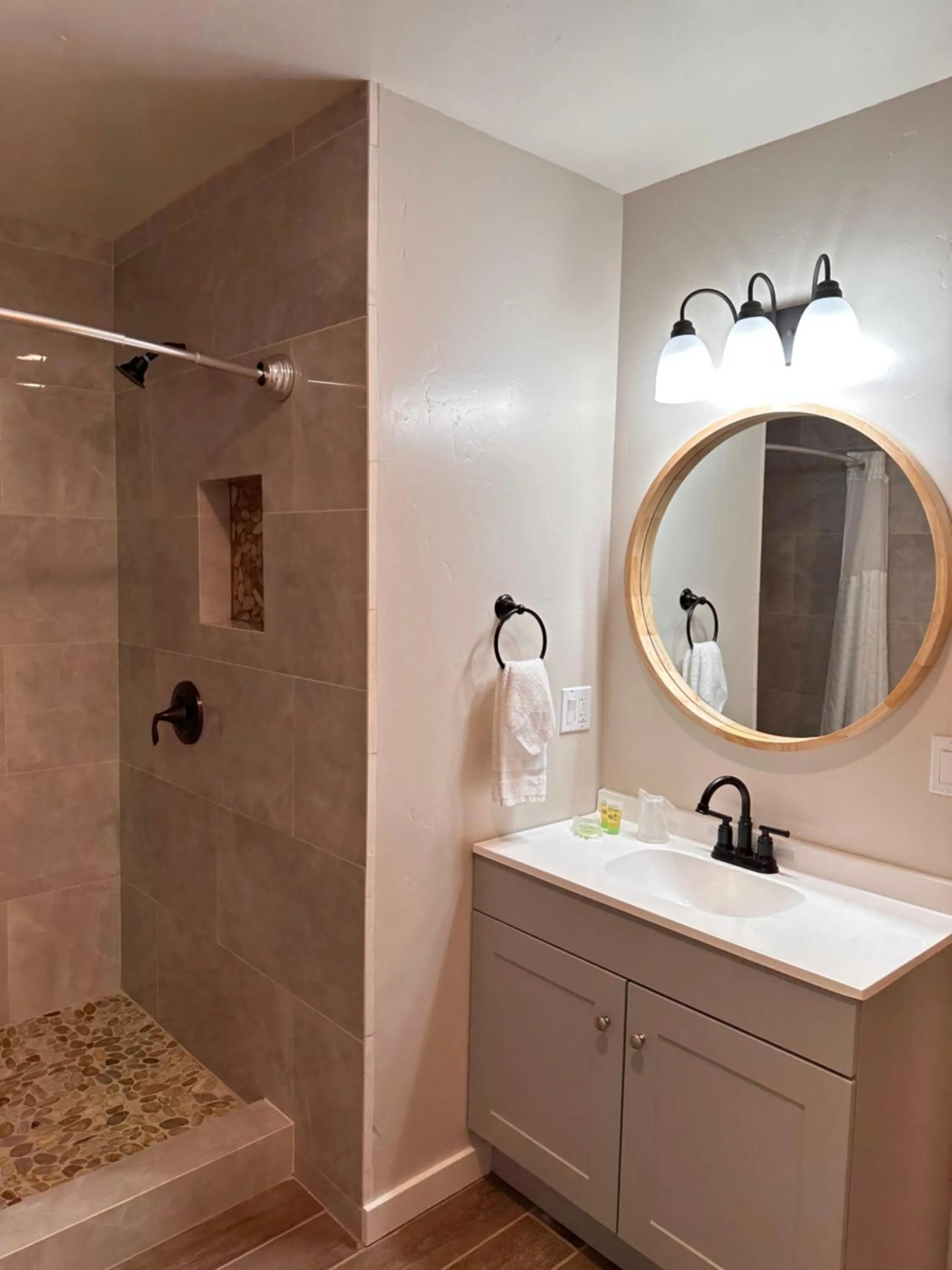 Bathroom in Lee Vining Motel