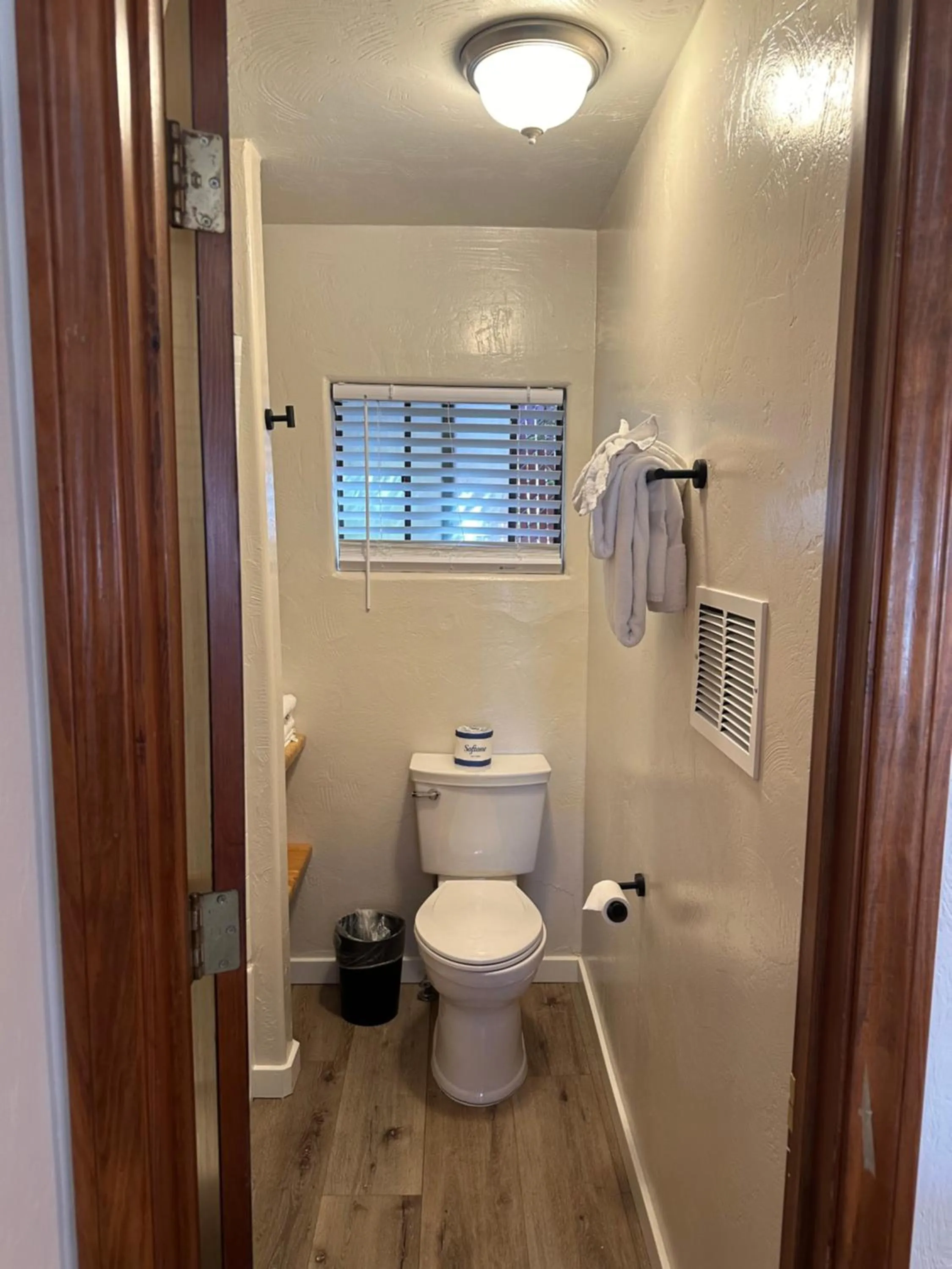Bathroom in Lee Vining Motel