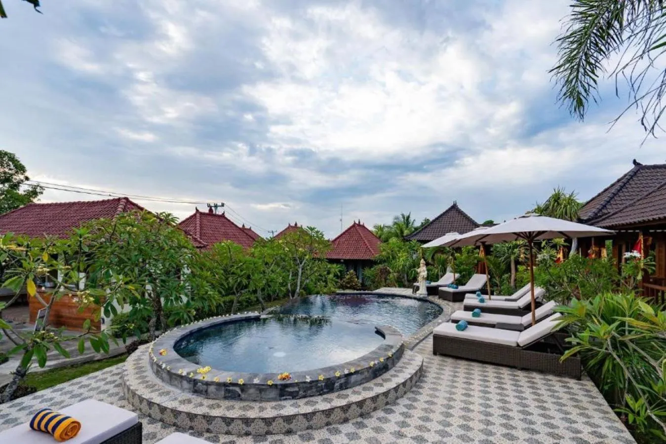 Swimming pool in Karang Mesari Lembongan