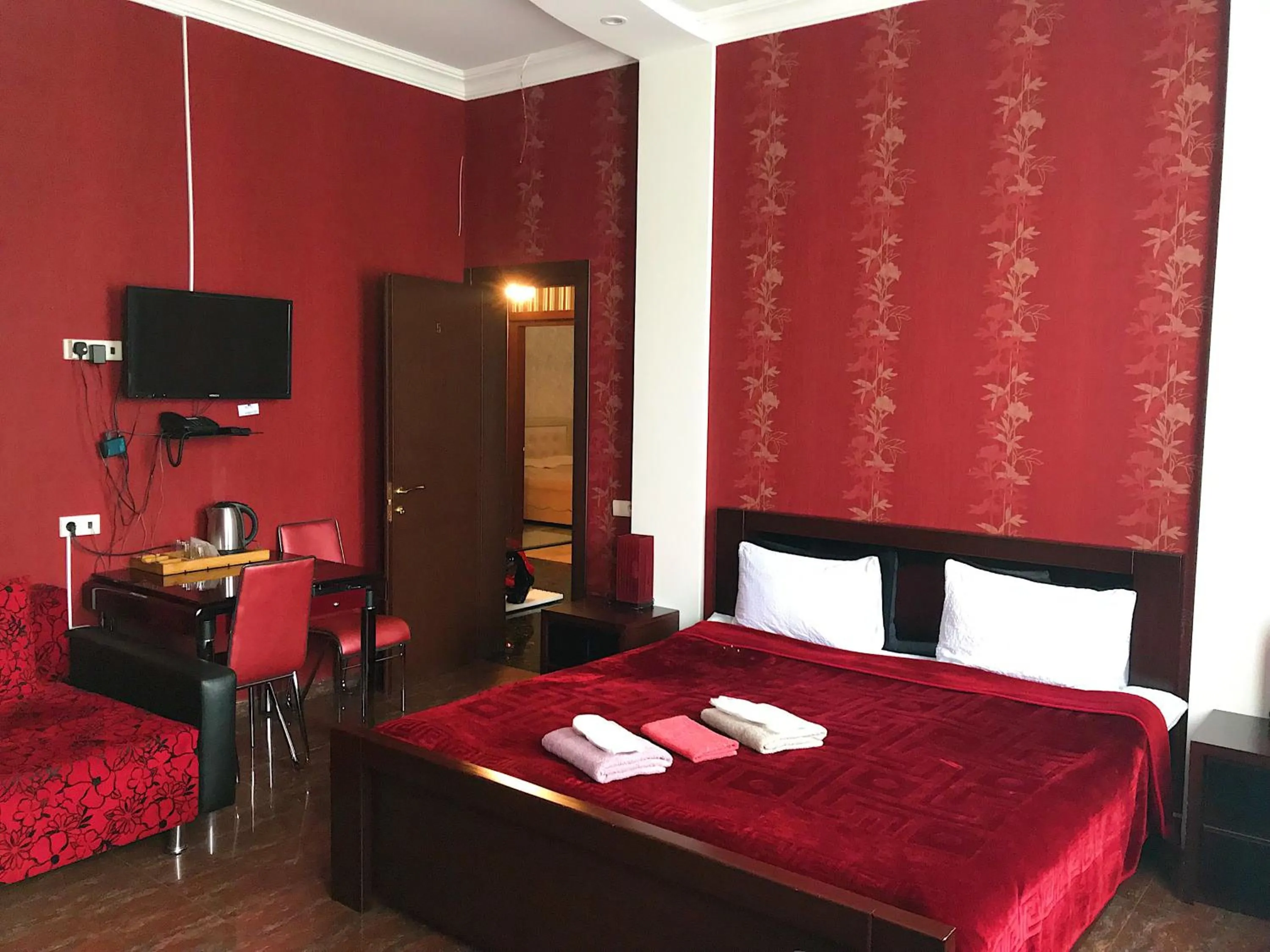 Superior King Room in Hotel Aragvi