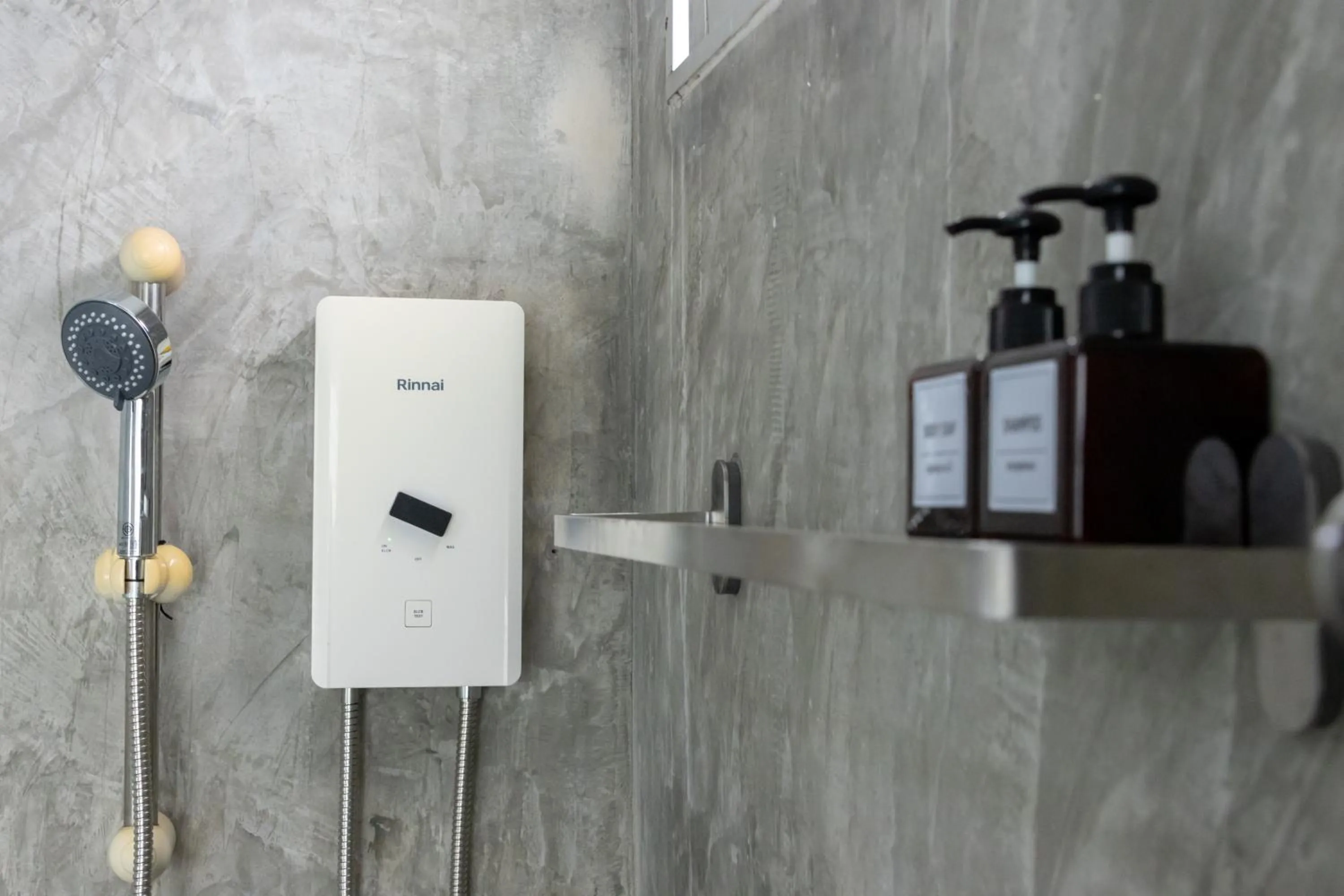 Shower in Nature Boutique Residence