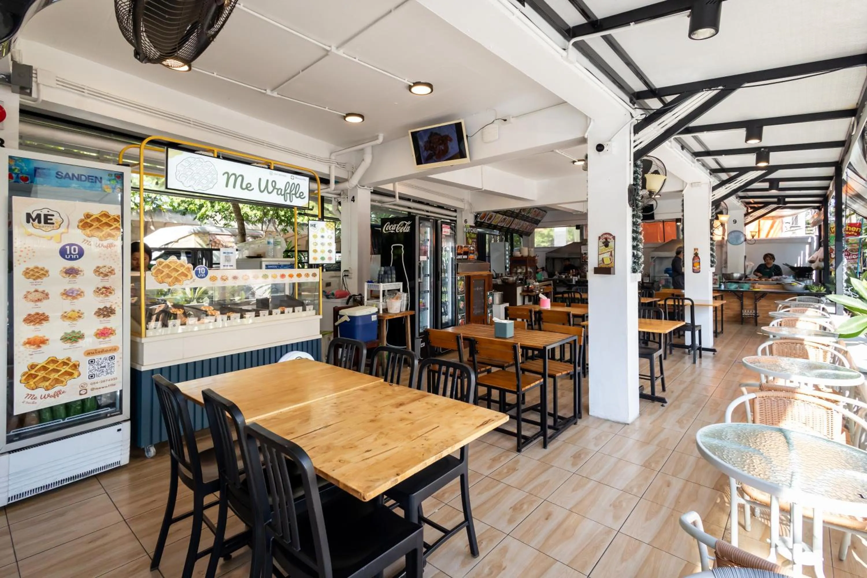 Restaurant/places to eat in Nature Boutique Residence