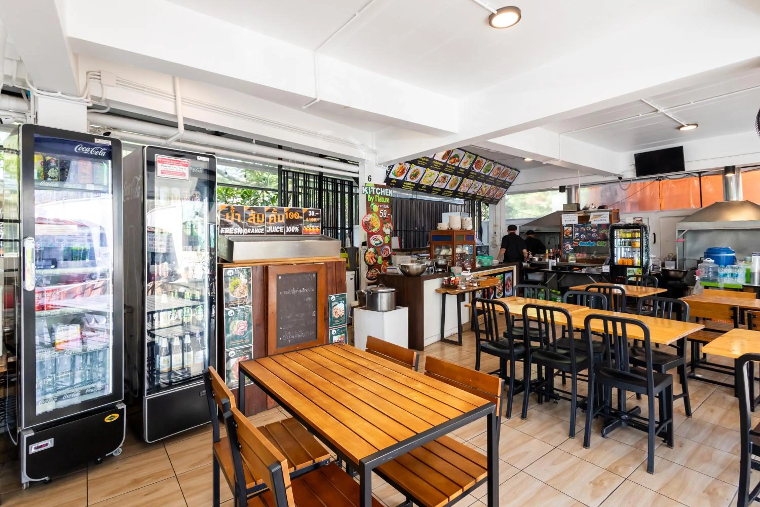 Restaurant/places to eat in Nature Boutique Residence