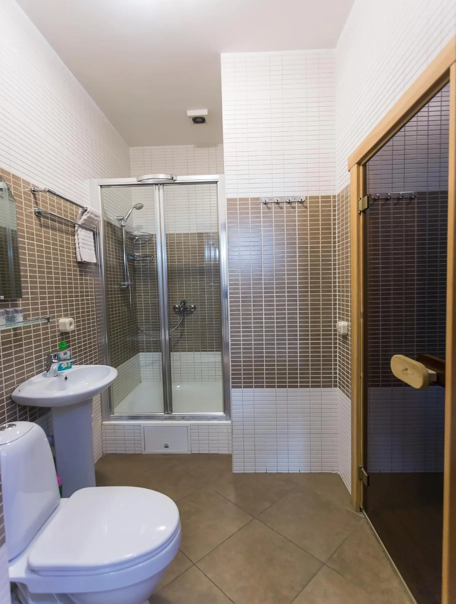 Shower in Apart Hotel 5