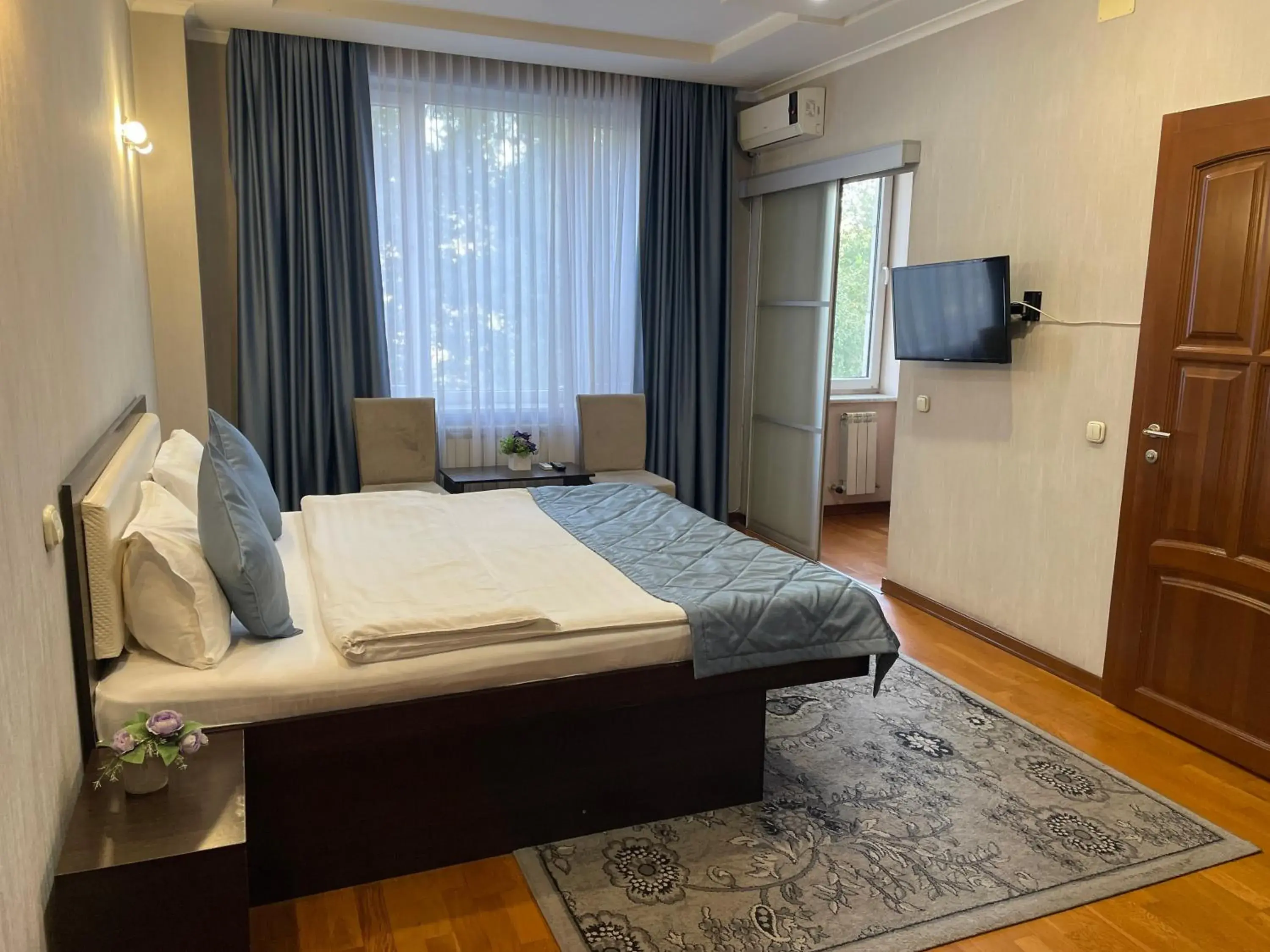 Photo of the whole room, Bed in Apart Hotel 5 Photo of the whole room, Bed in Apart Hotel 5