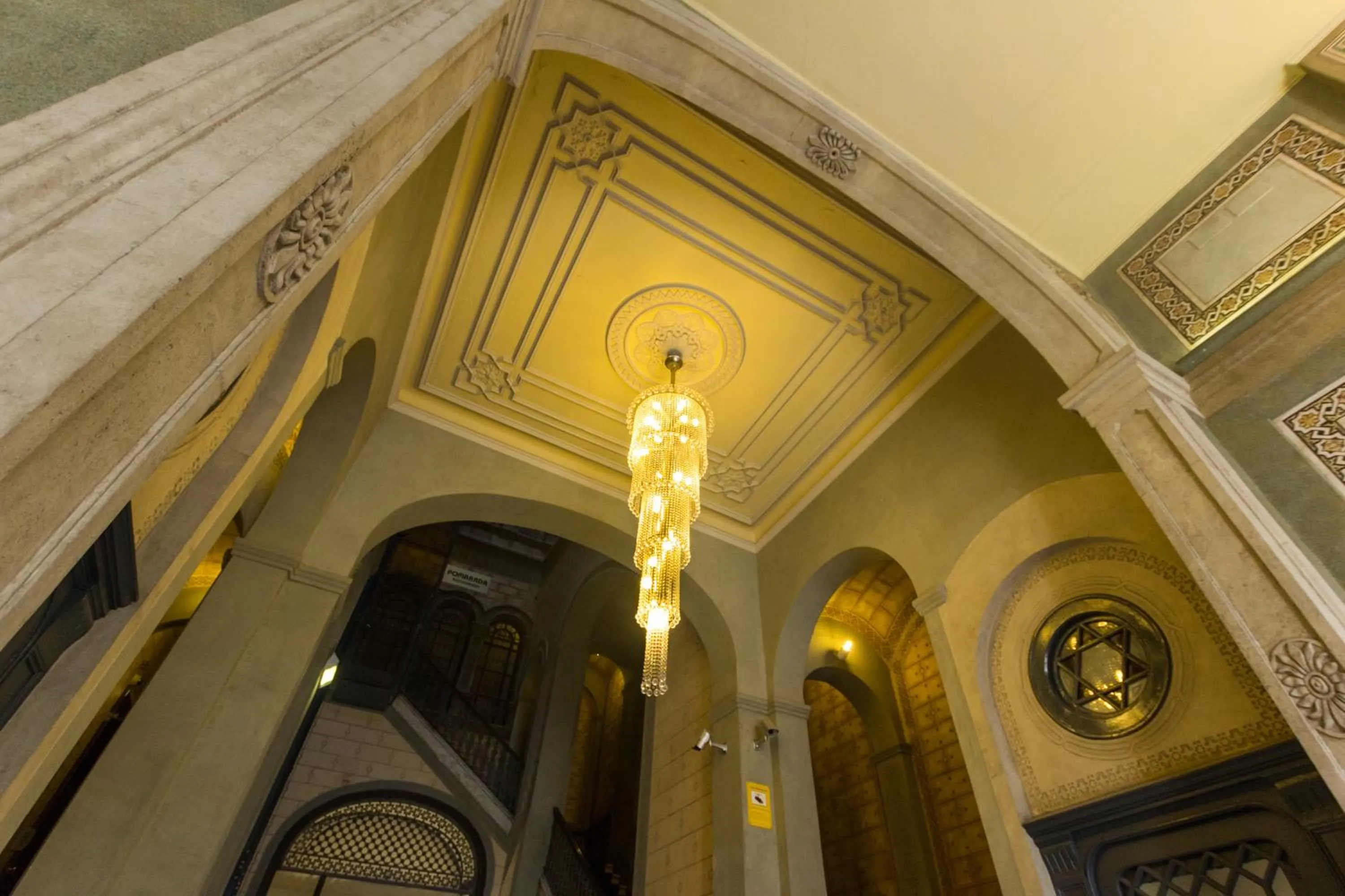 Facade/entrance in Hostalin Barcelona Passeig de Gracia