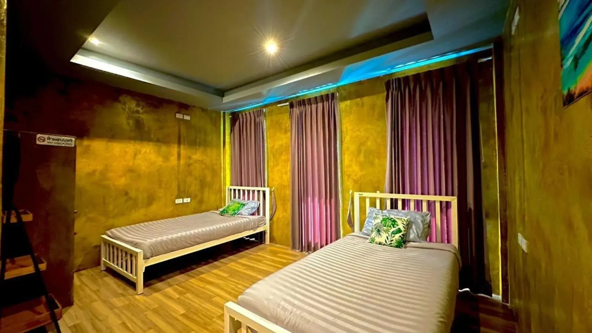 Standard Double or Twin Room in Hi Samui Hostel Standard Double or Twin Room in Hi Samui Hostel