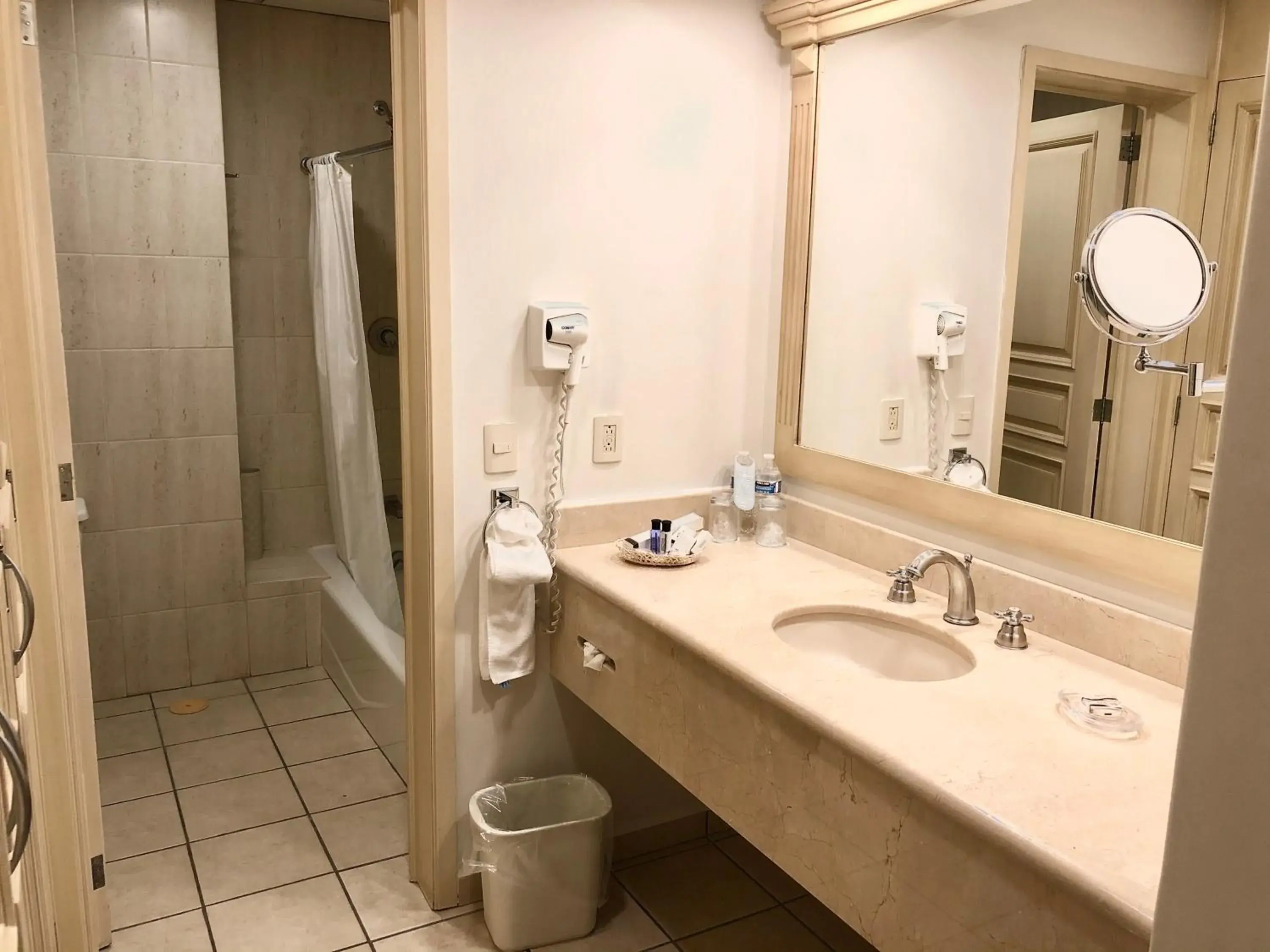 Bathroom in Hotel Real de Minas Bajio Bathroom in Hotel Real de Minas Bajio