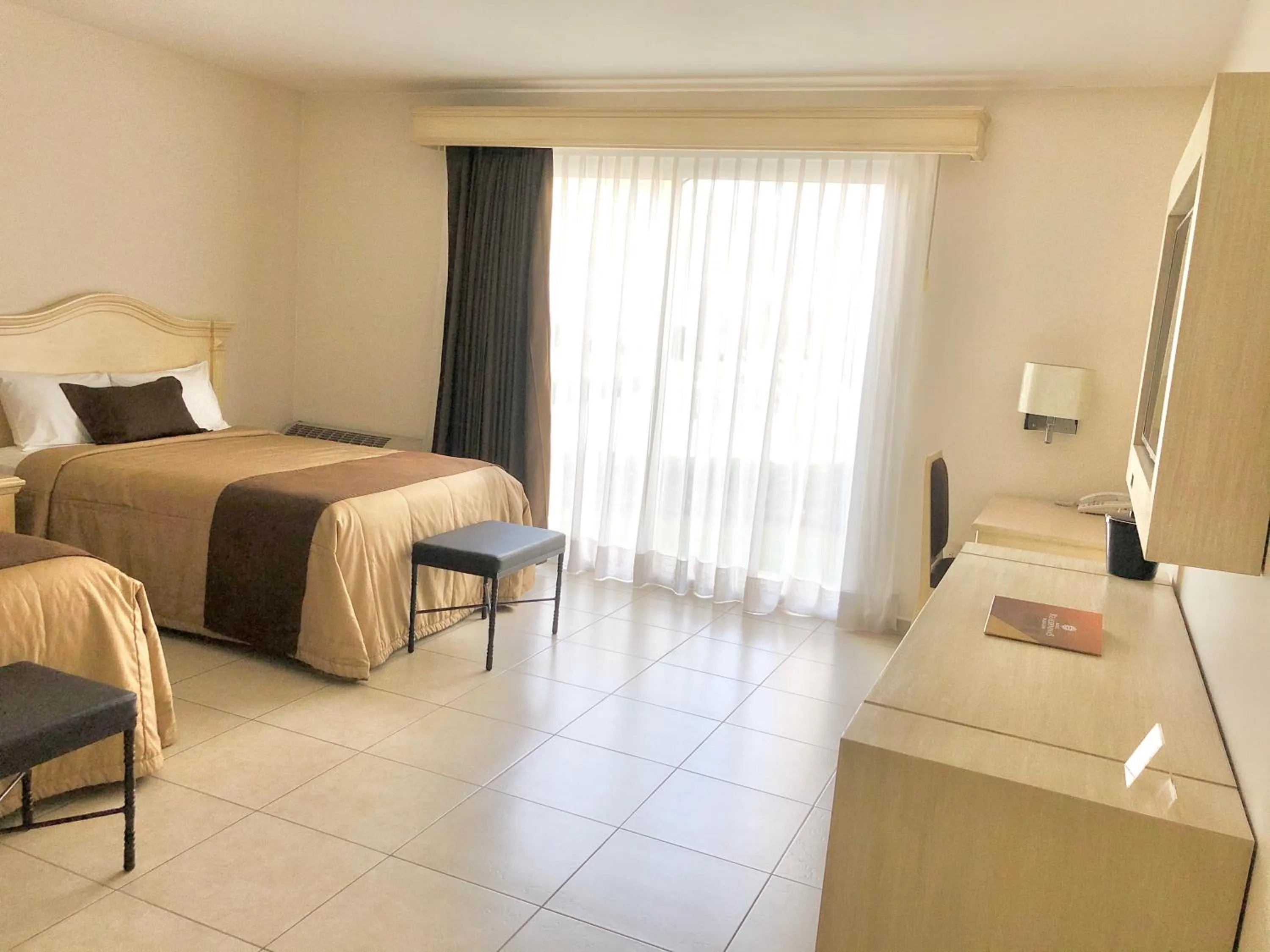 Bedroom, Bed in Hotel Real de Minas Bajio