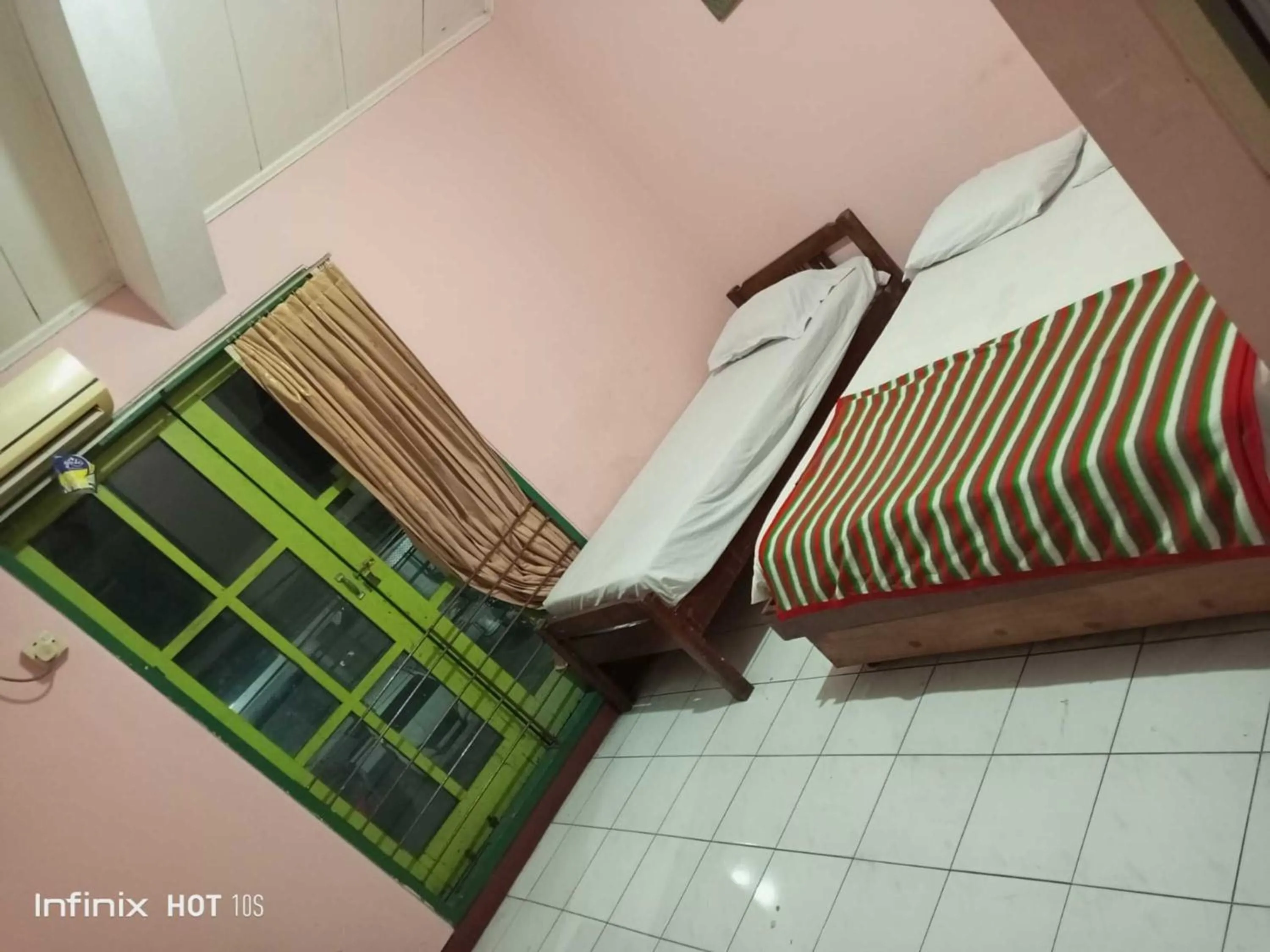 Bedroom, Bed in Hotel Tirtonadi Permai
