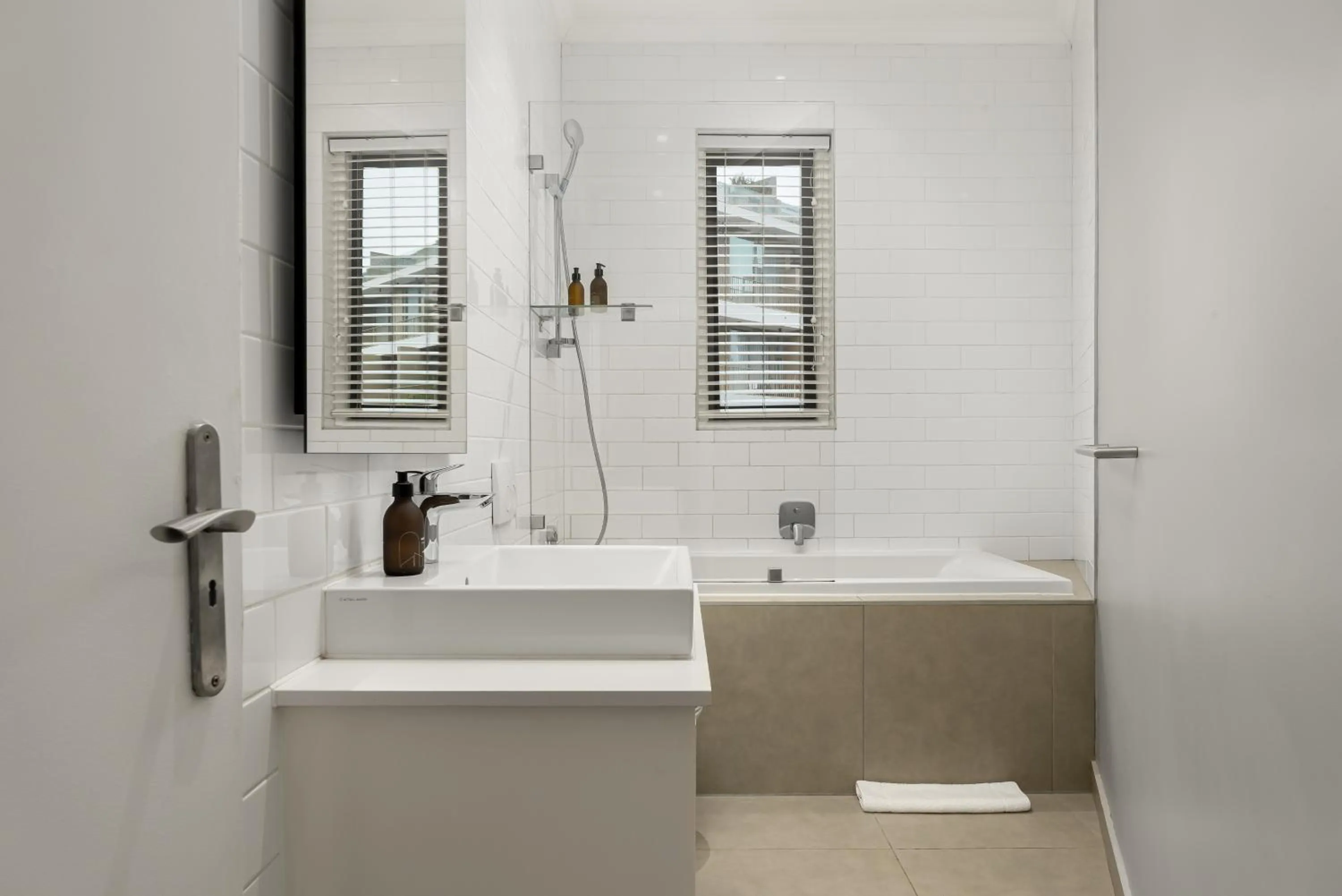 Warwick Mansions 11