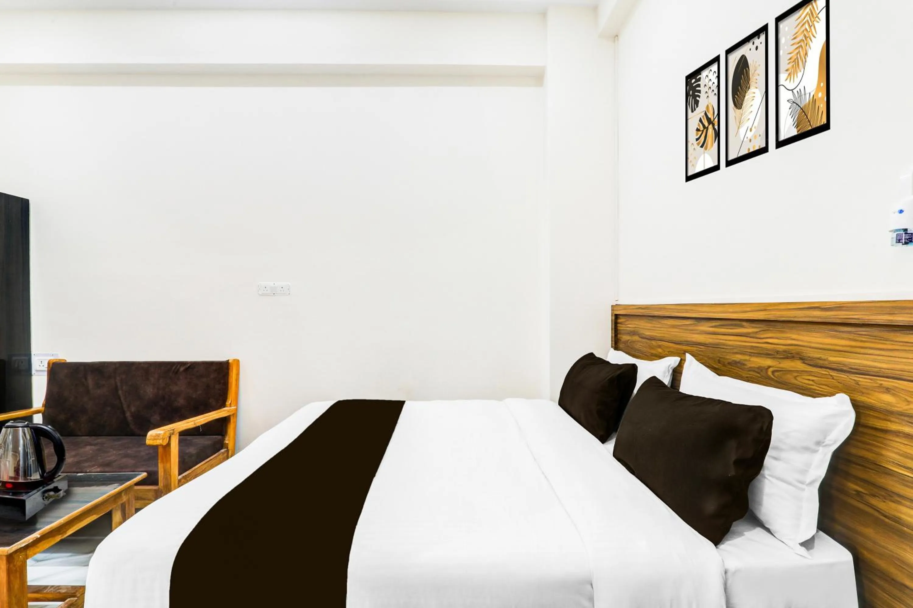 Bedroom, Bed in Super Collection O Chitaipur IIT BHU Campus Varanasi