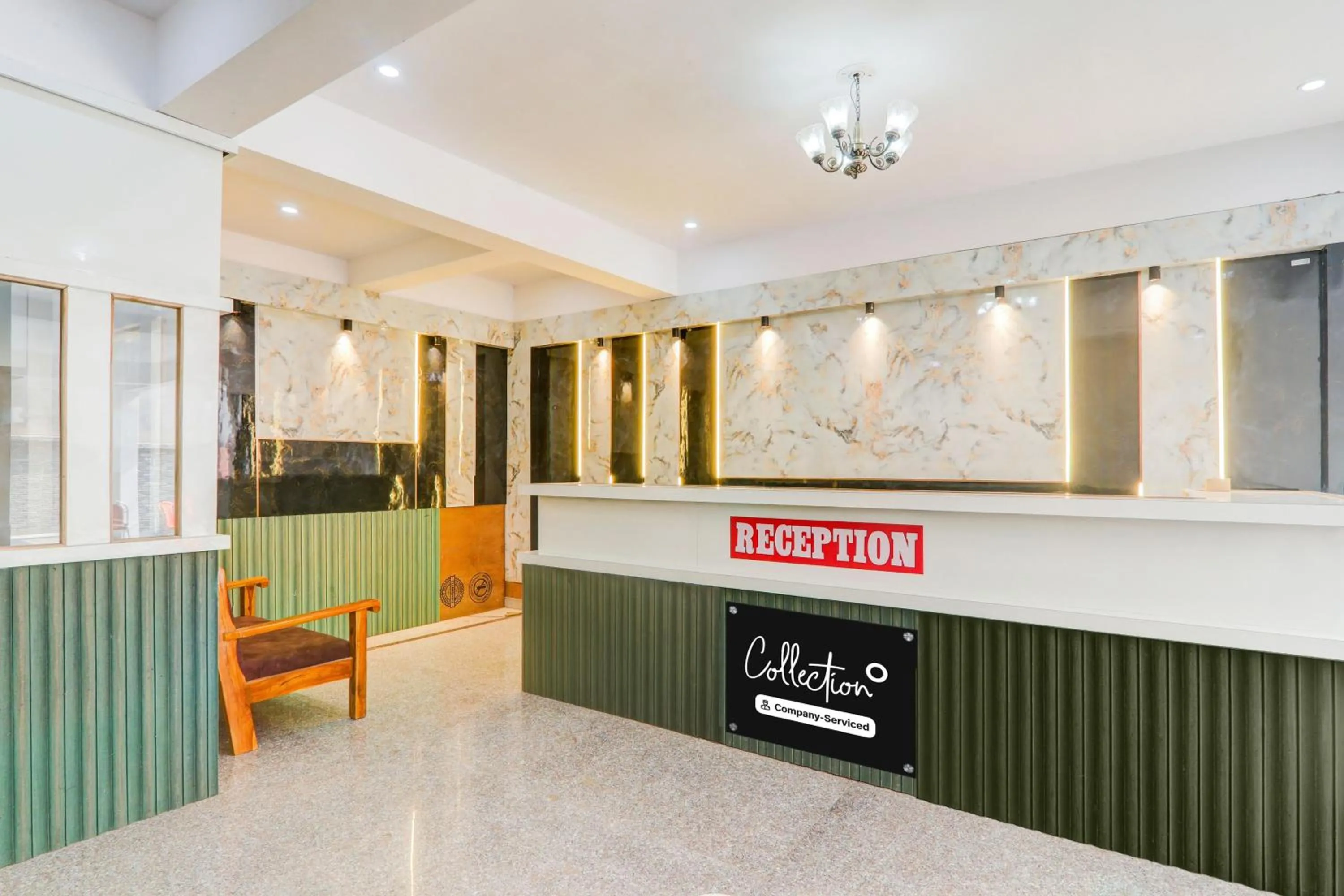 Lobby or reception in Super Collection O Chitaipur IIT BHU Campus Varanasi