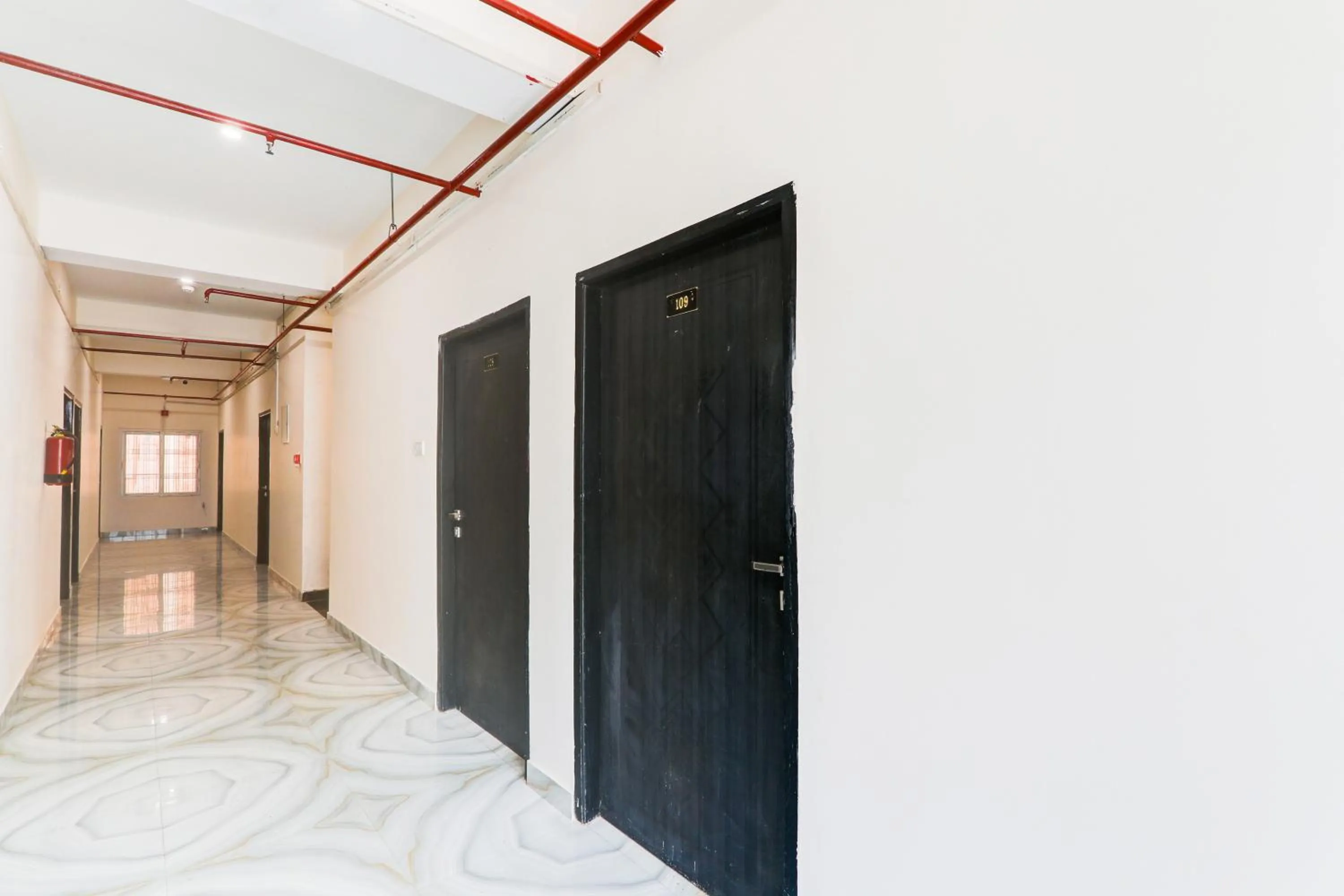 Lobby or reception in Super Collection O Chitaipur IIT BHU Campus Varanasi