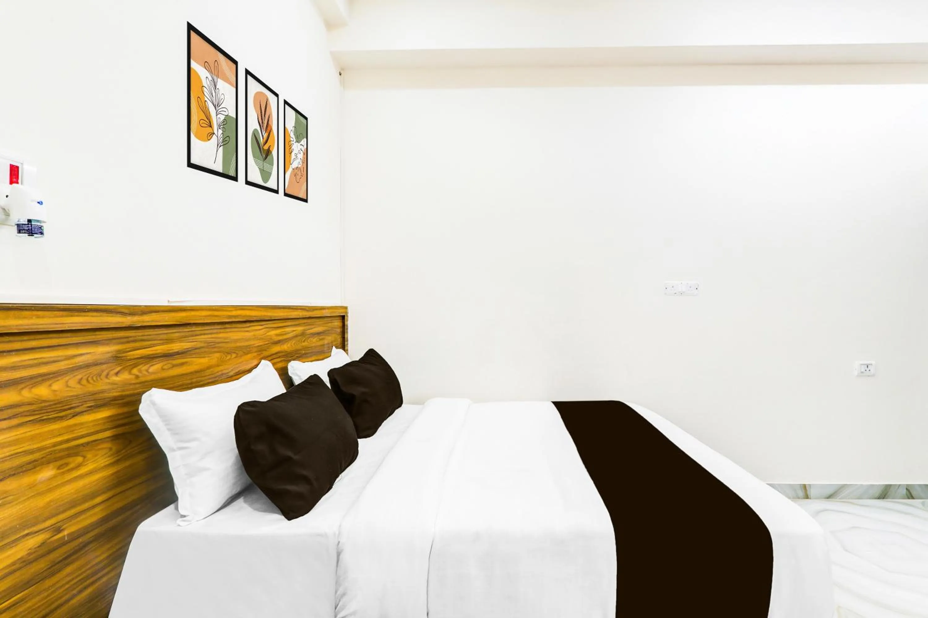 Bedroom, Bed in Super Collection O Chitaipur IIT BHU Campus Varanasi