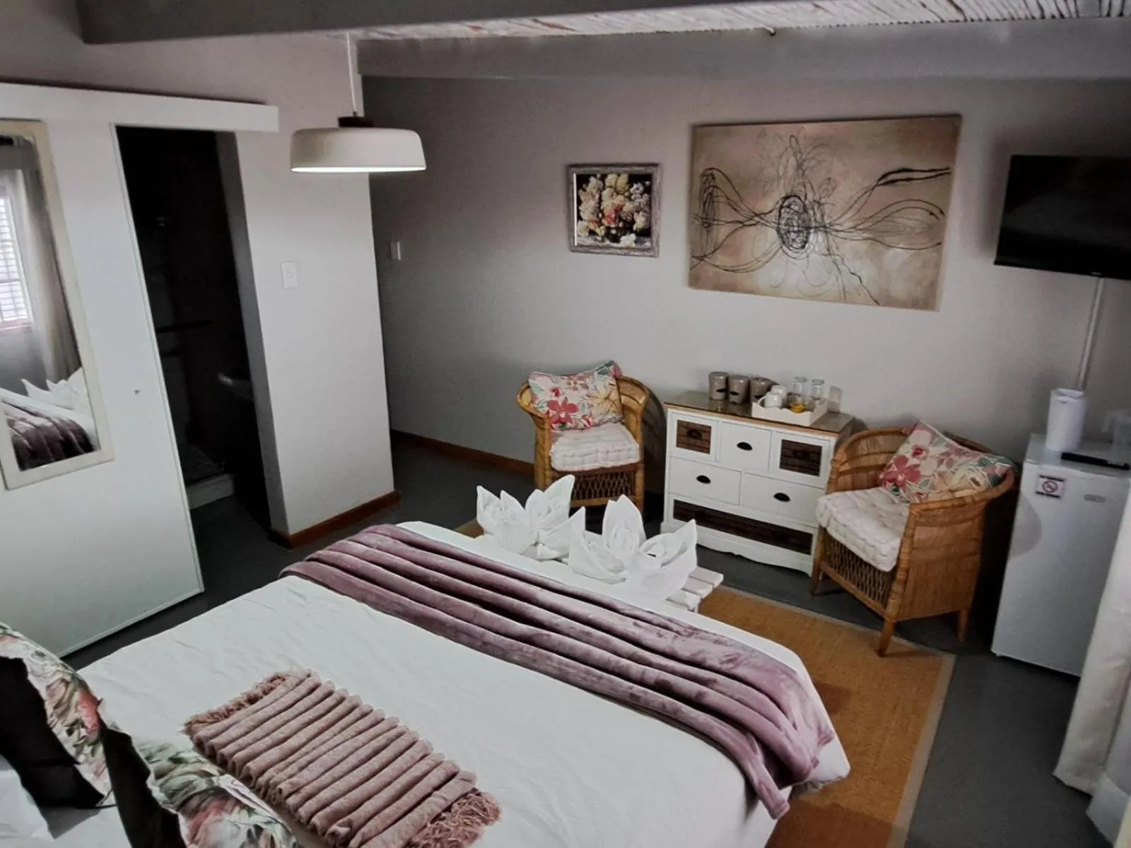 Photo of the whole room, Bed in Grace Walk Guest House