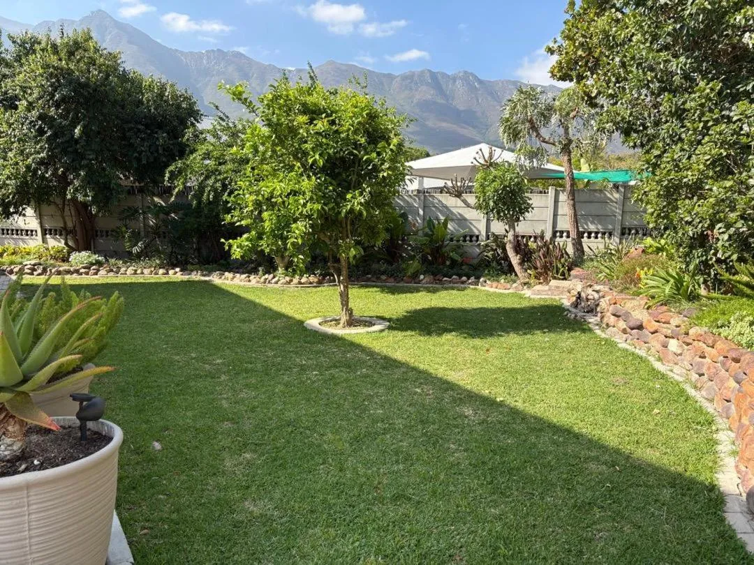 Mountain view in Grace Walk Guest House
