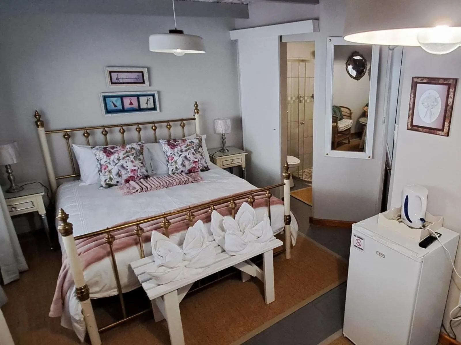 Photo of the whole room, Bed in Grace Walk Guest House