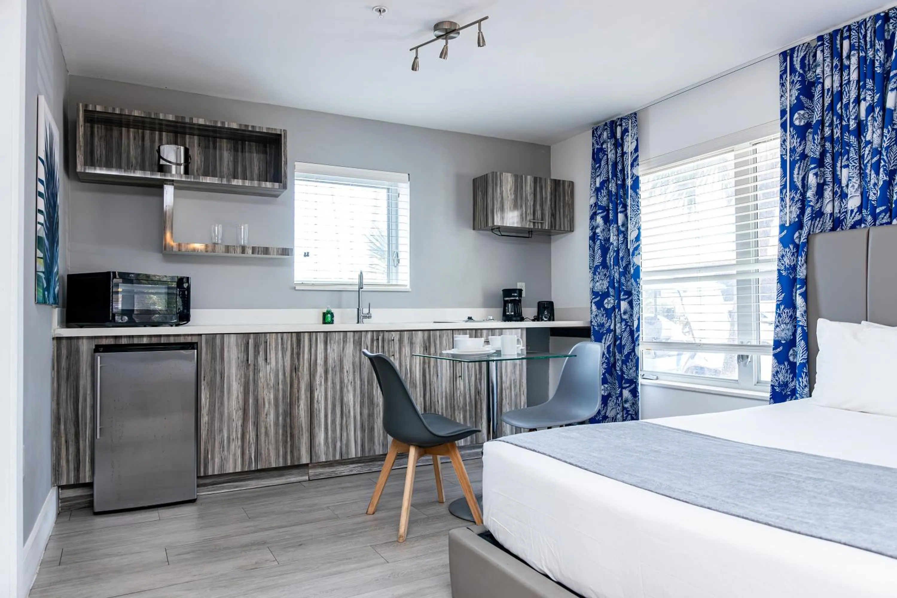 Bed in Beachside All Suites Hotel