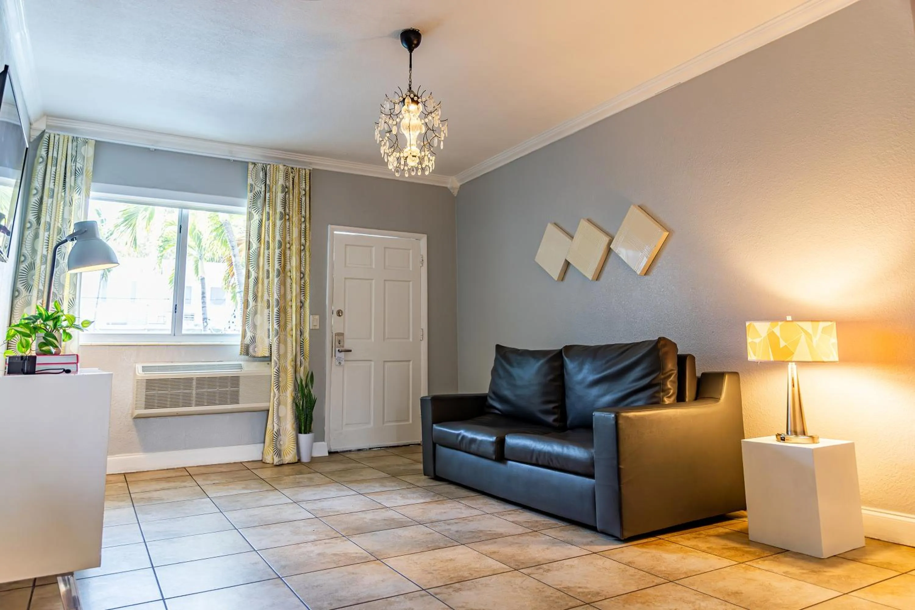 Living room in Beachside All Suites Hotel
