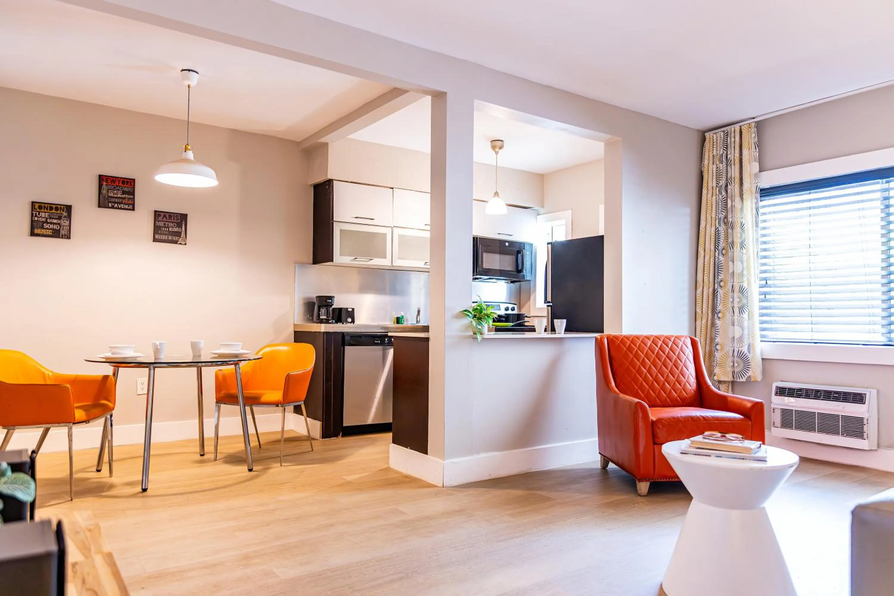 Living room in Beachside All Suites Hotel