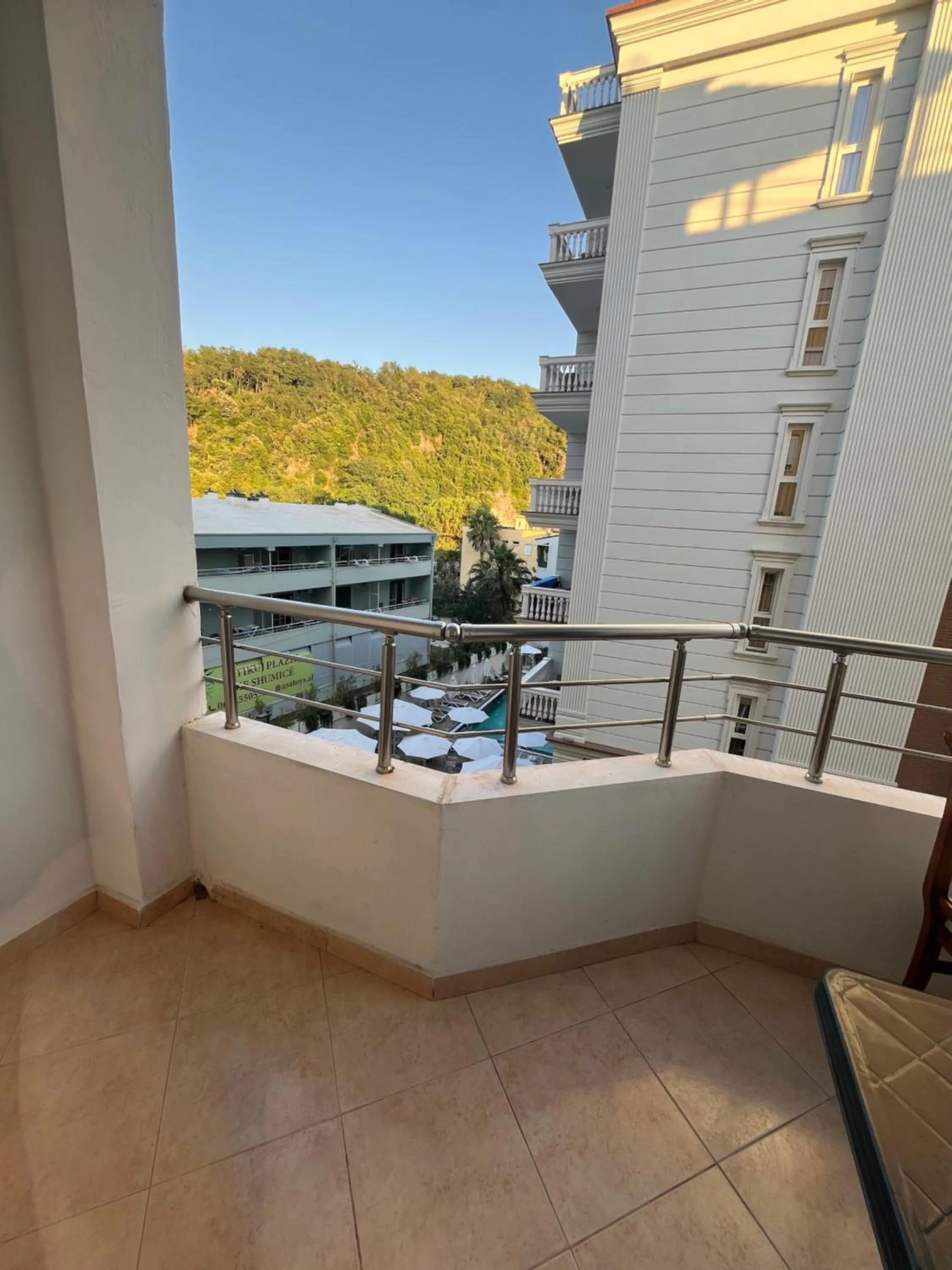 Besi Apartments