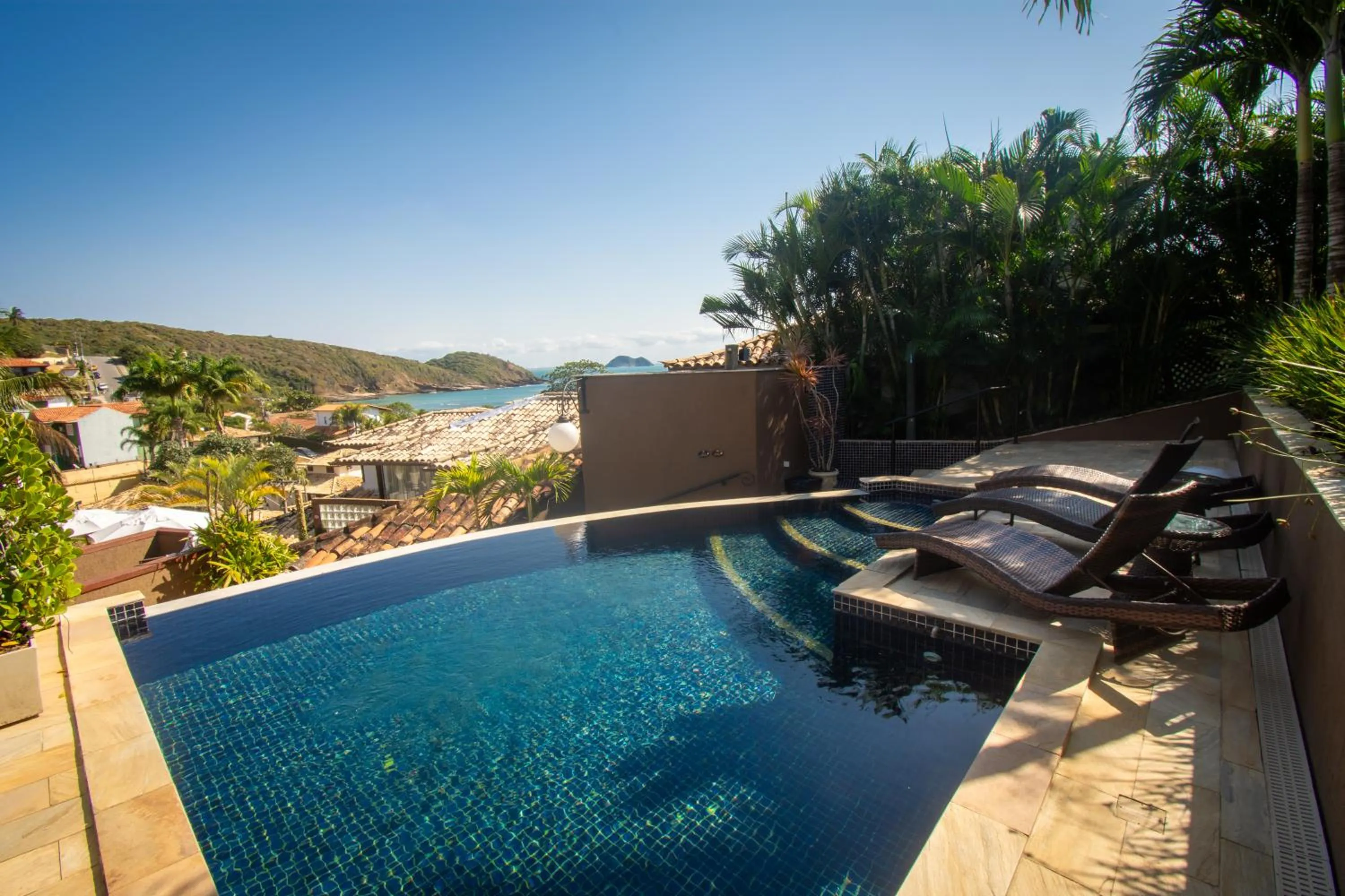 Swimming pool in Pousada Praia João Fernandes