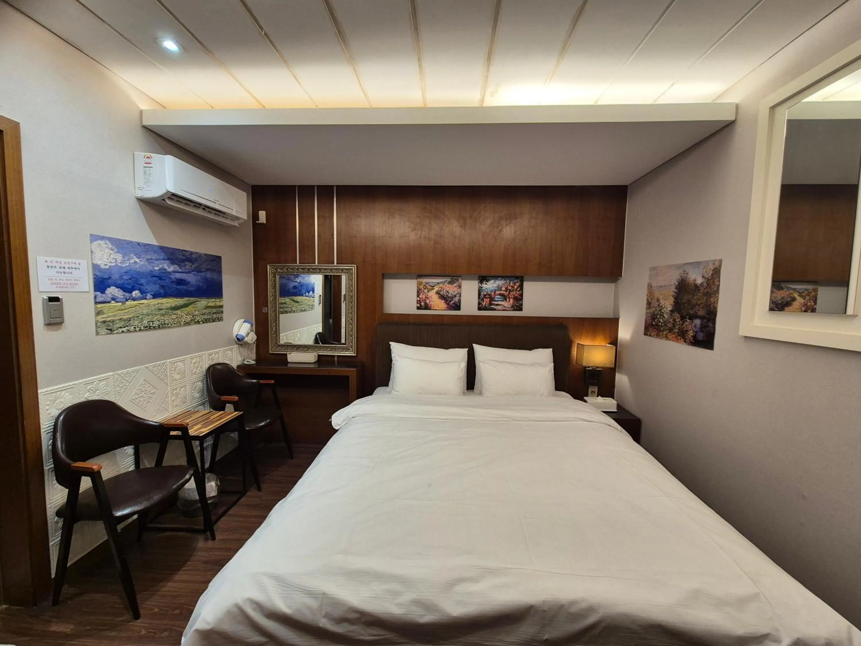 Bed in New Day Hotel Gangnam