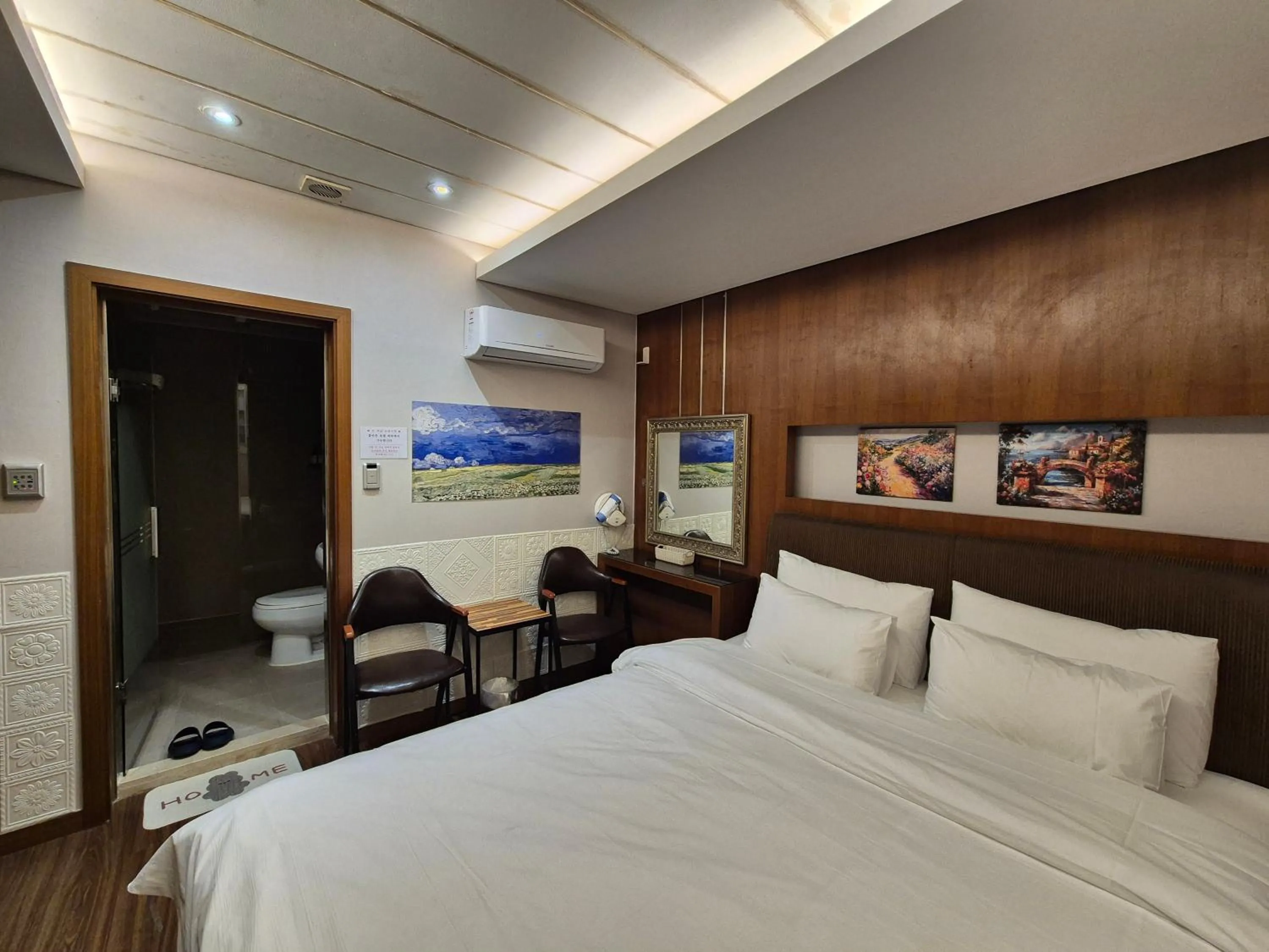 Standard Double Room in New Day Hotel Gangnam