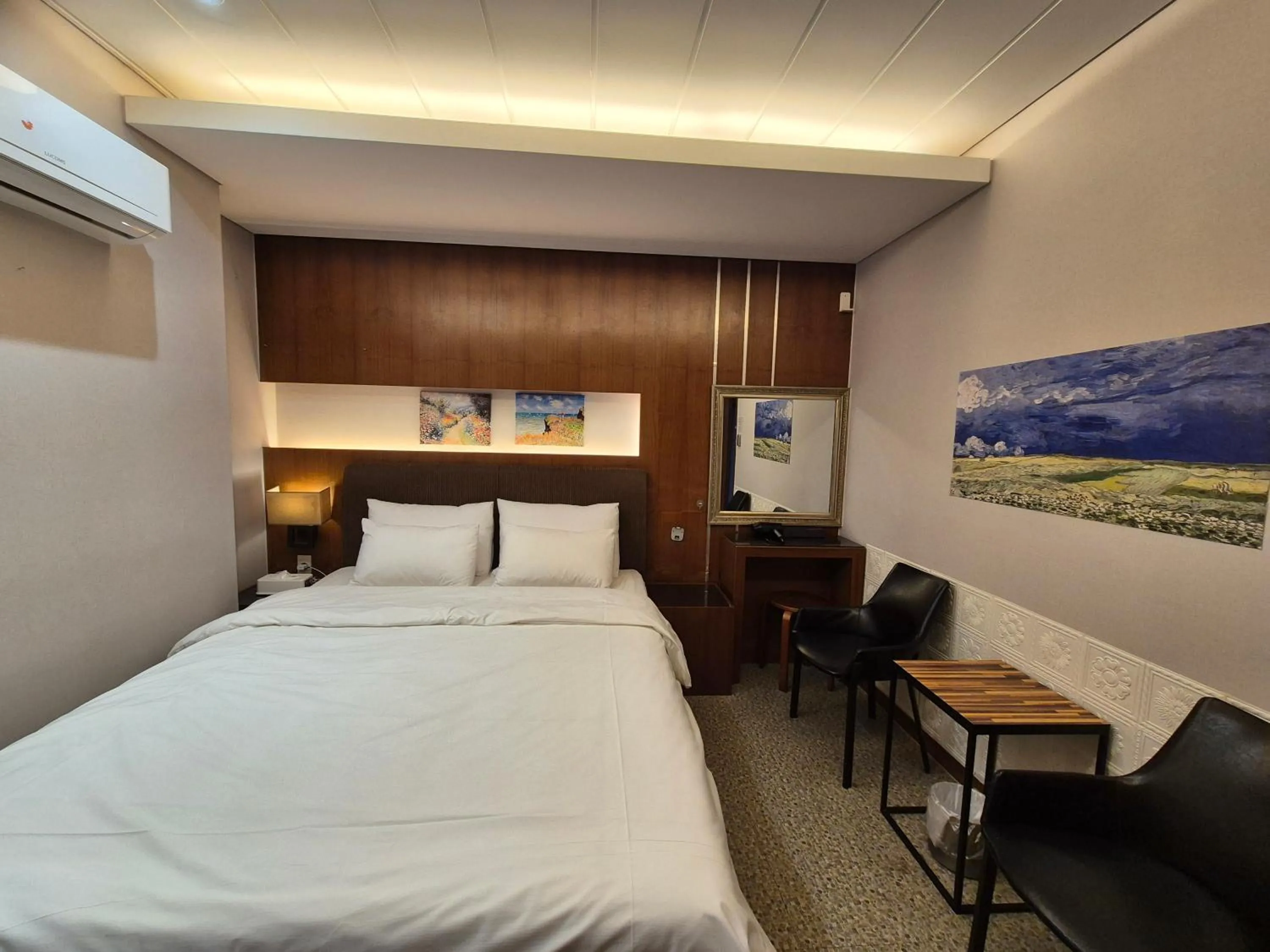 Bed in New Day Hotel Gangnam