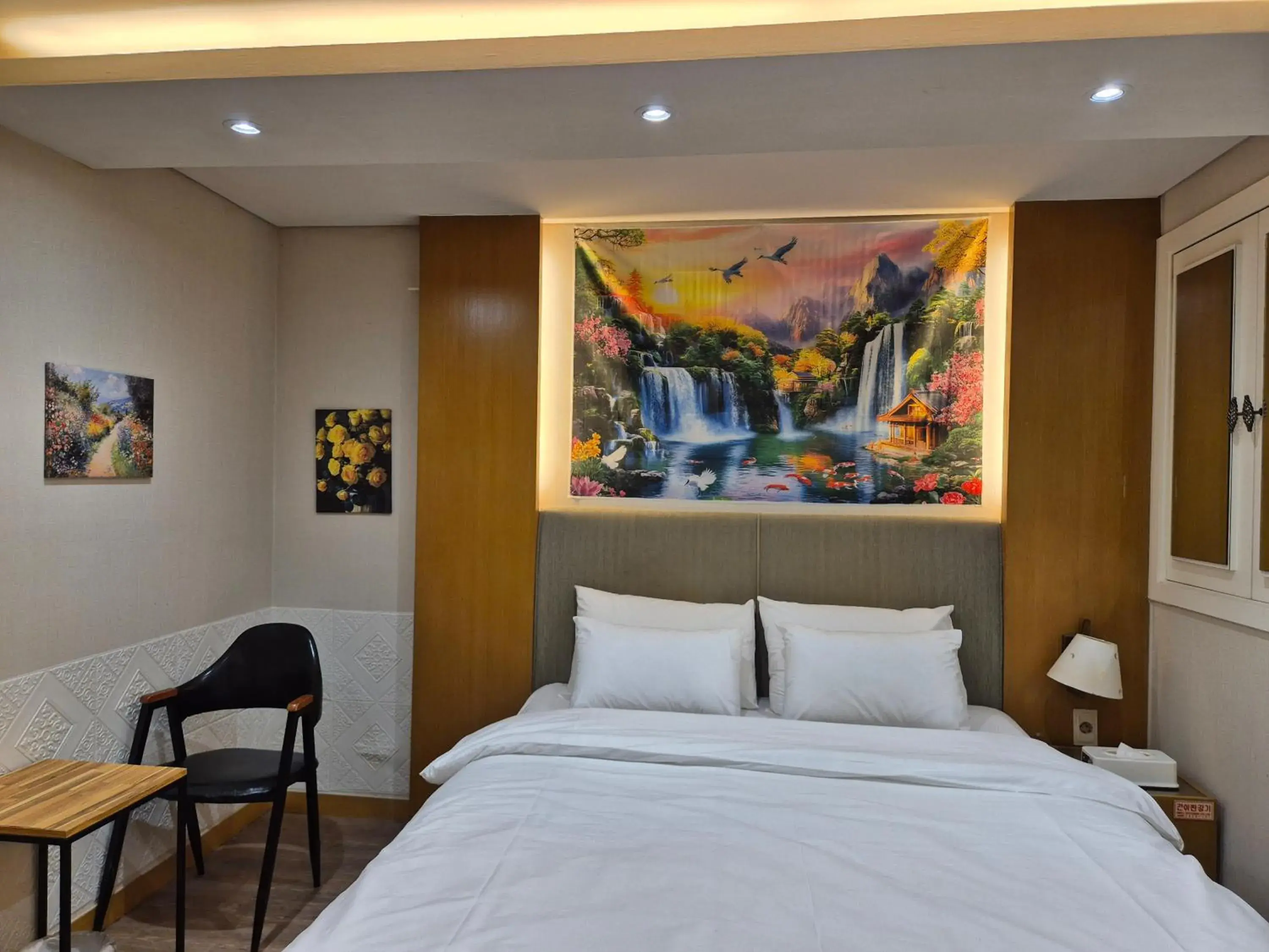 Deluxe Double Room in New Day Hotel Gangnam Deluxe Double Room in New Day Hotel Gangnam