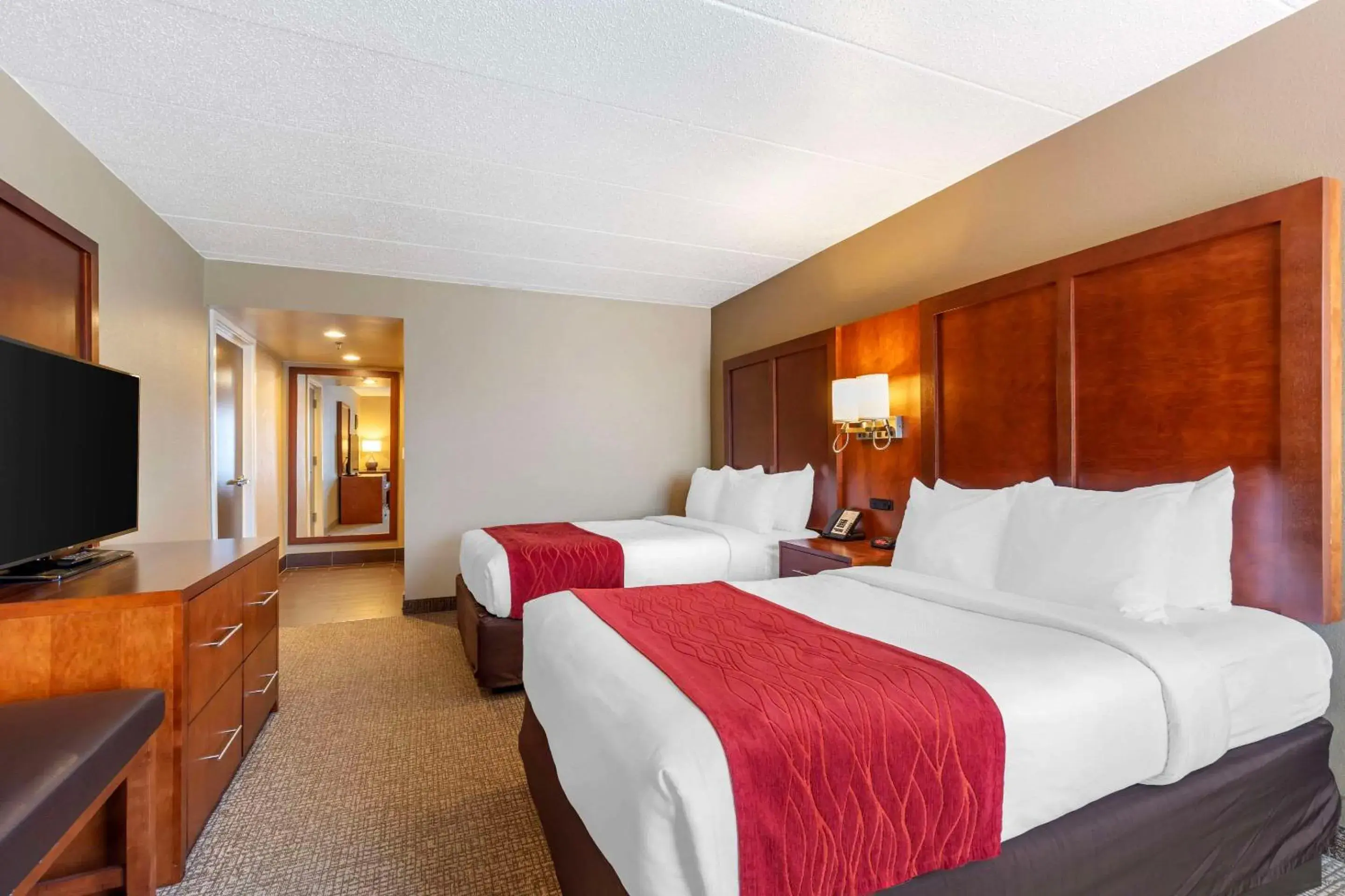 Double Suite with Two Double Beds - Accessible/Non-Smoking in Comfort Inn & Suites Aberdeen Double Suite with Two Double Beds - Accessible/Non-Smoking in Comfort Inn & Suites Aberdeen