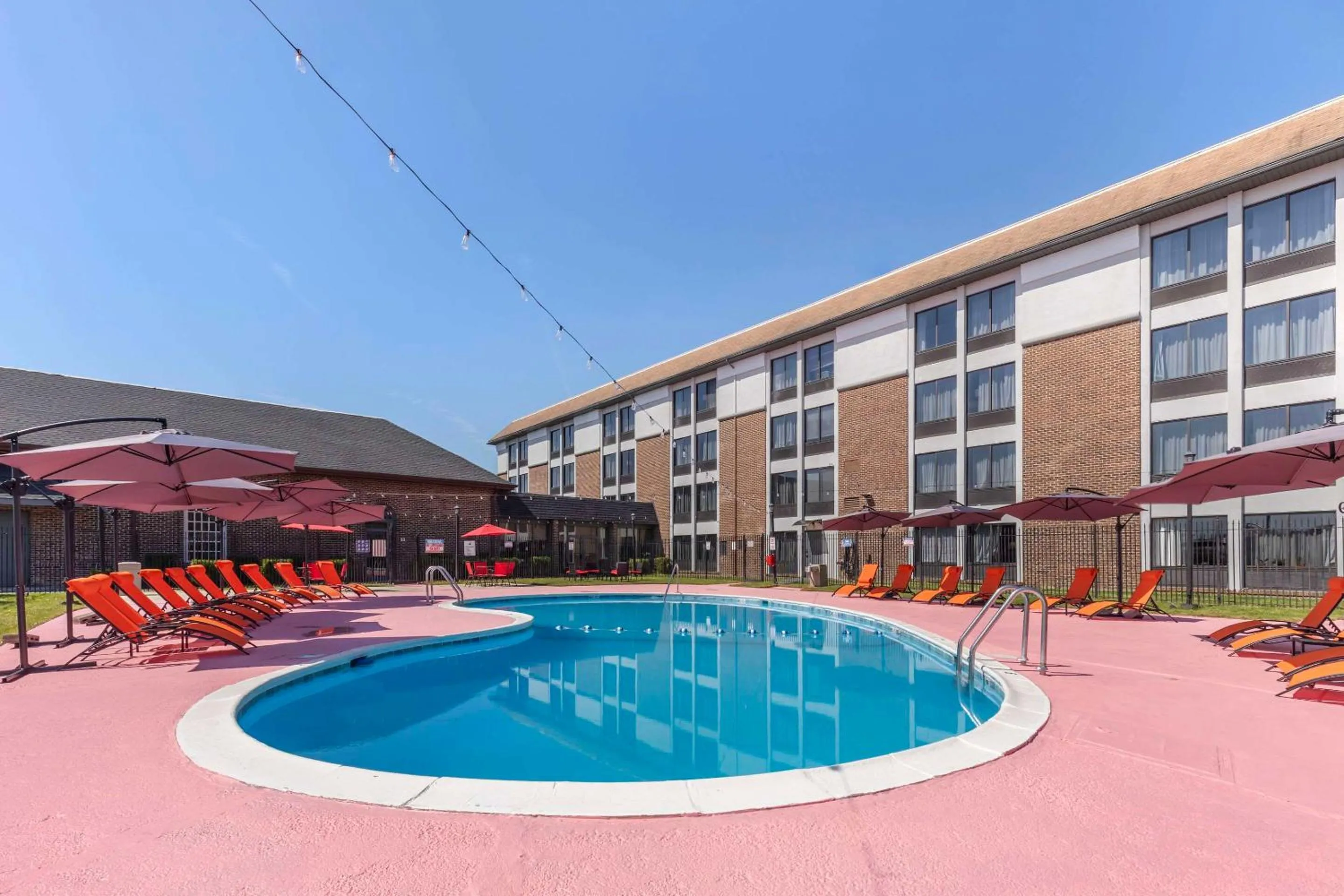 Swimming pool in Comfort Inn & Suites Aberdeen