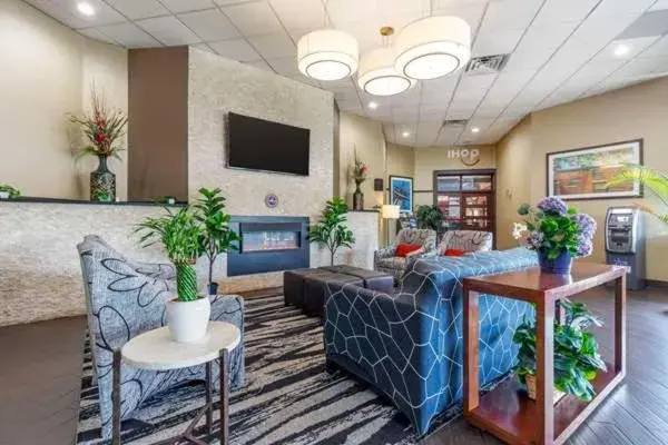 Lobby or reception in Comfort Inn & Suites Aberdeen Lobby or reception in Comfort Inn & Suites Aberdeen