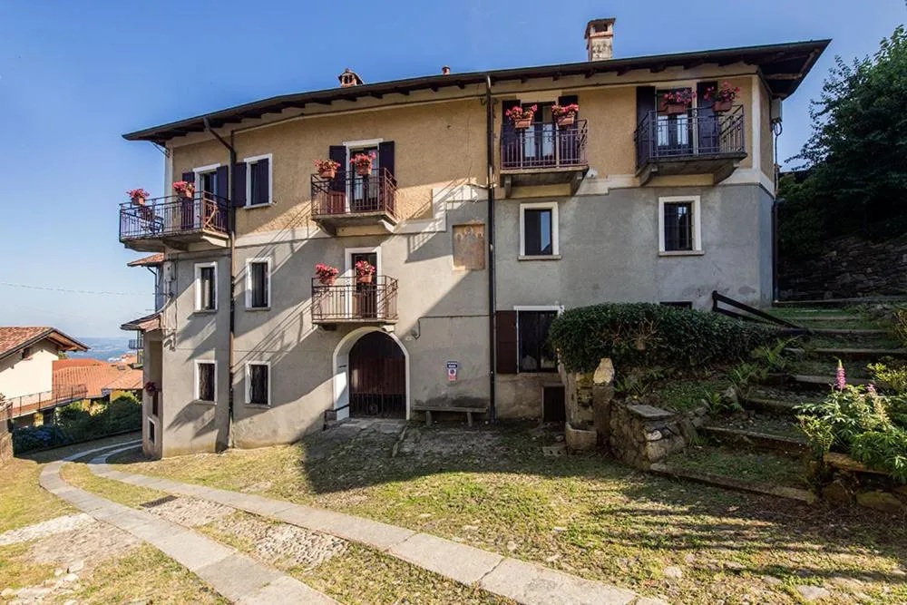 Stresa Complex LevOasi