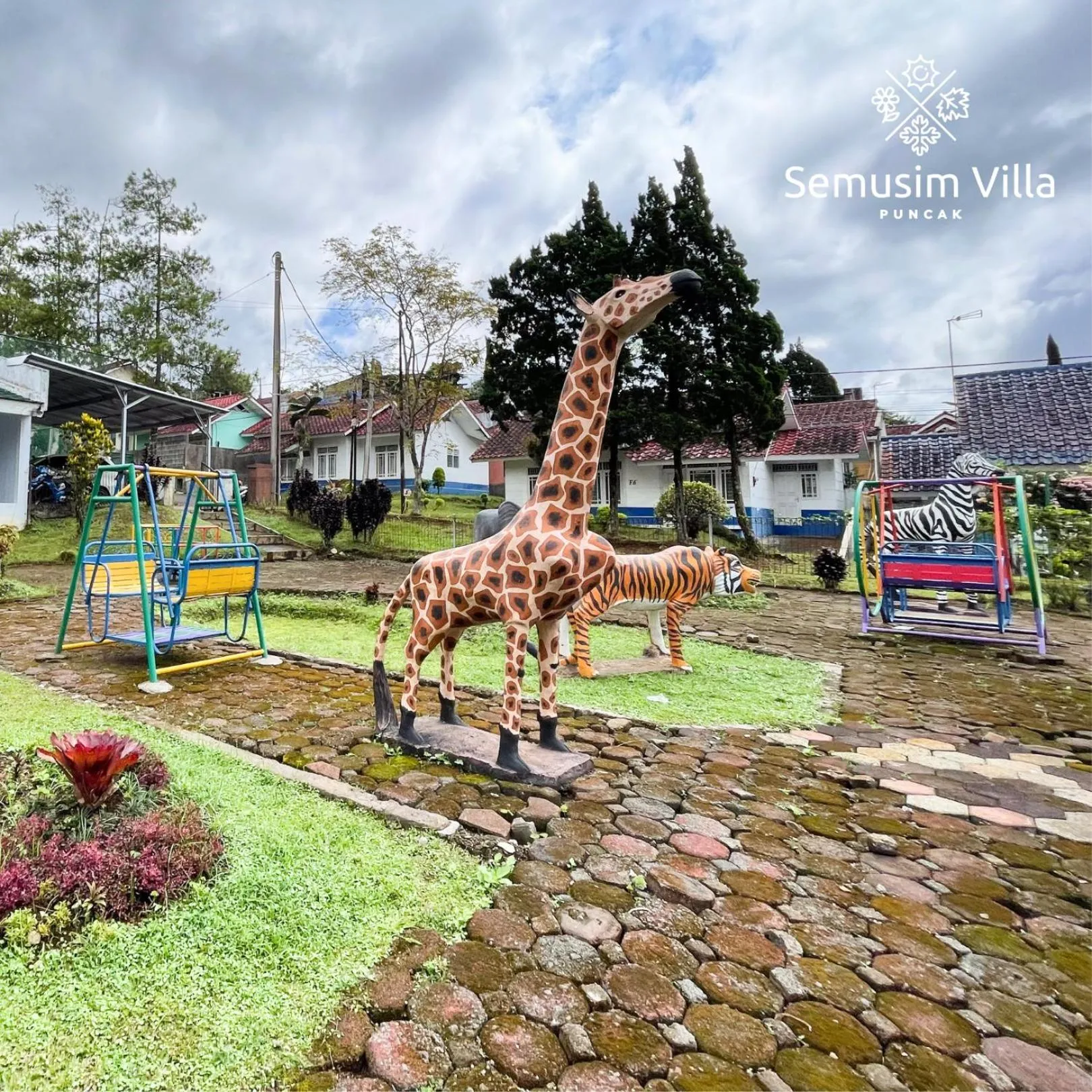 Children play ground in Sierra by Semusim Villa