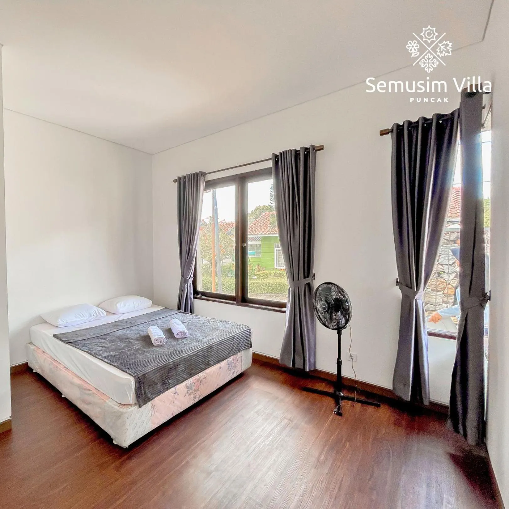 Bedroom, Bed in Sierra by Semusim Villa