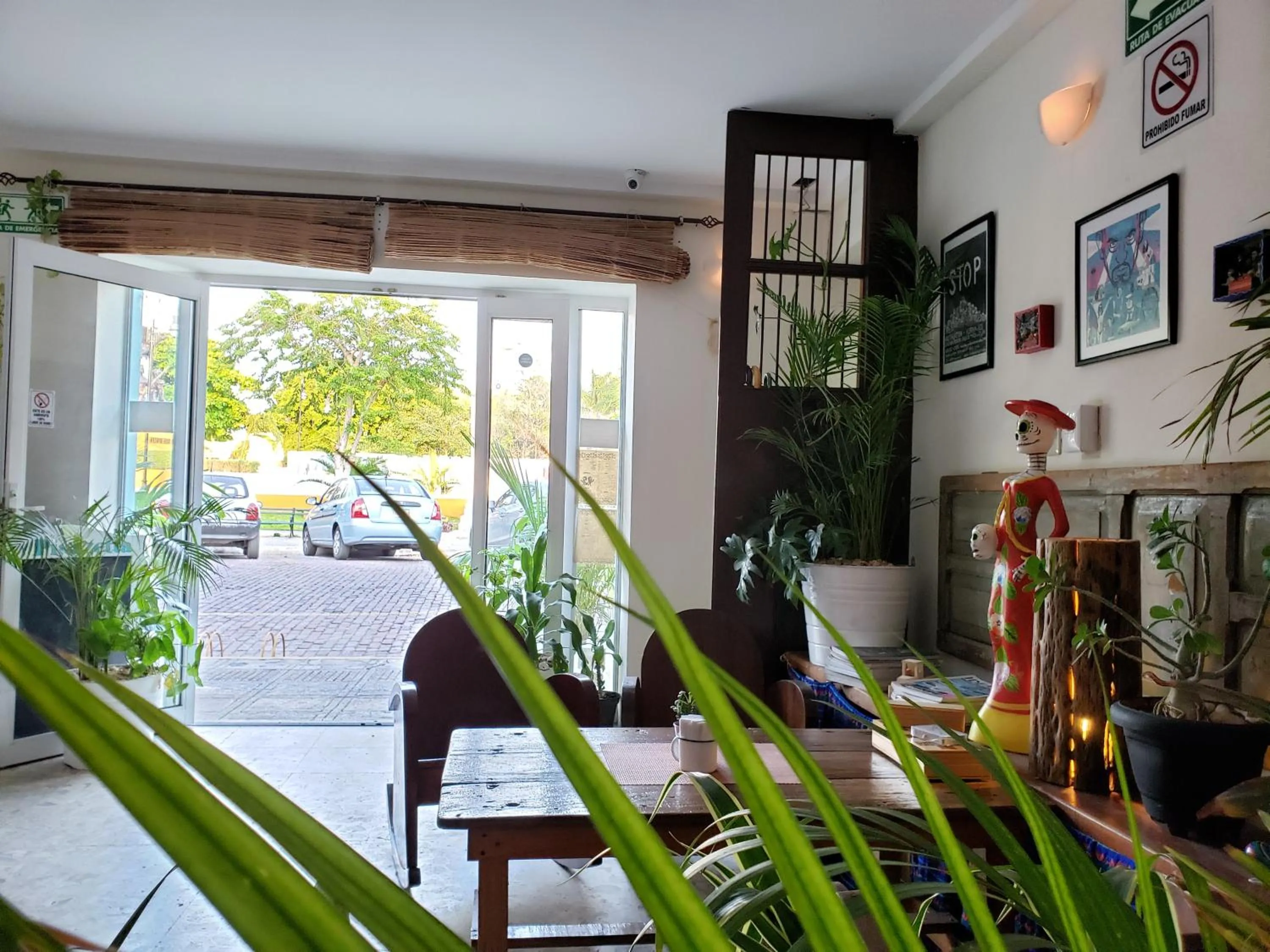 Communal lounge/ TV room in Hotel La Piazzetta