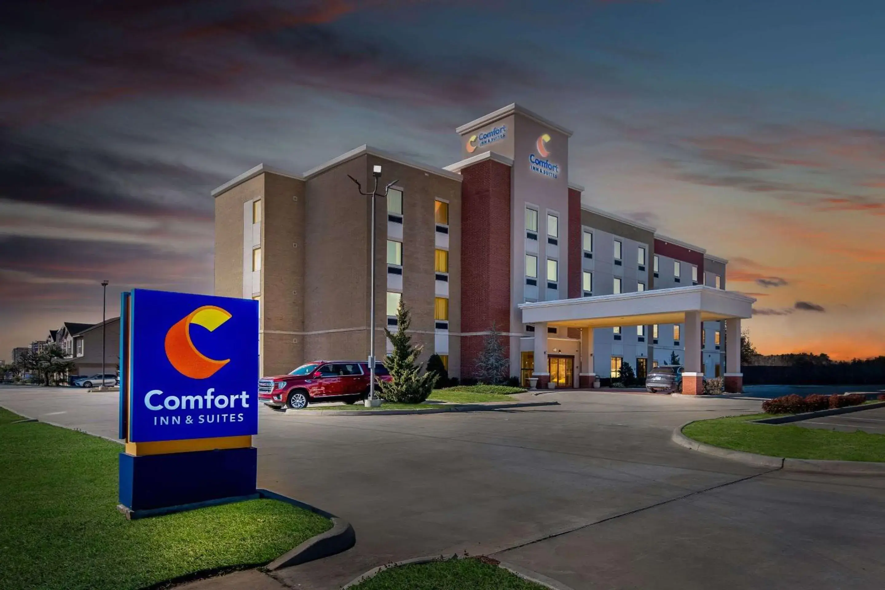 Property building in Comfort Inn & Suites Newcastle - Oklahoma City Property building in Comfort Inn & Suites Newcastle - Oklahoma City