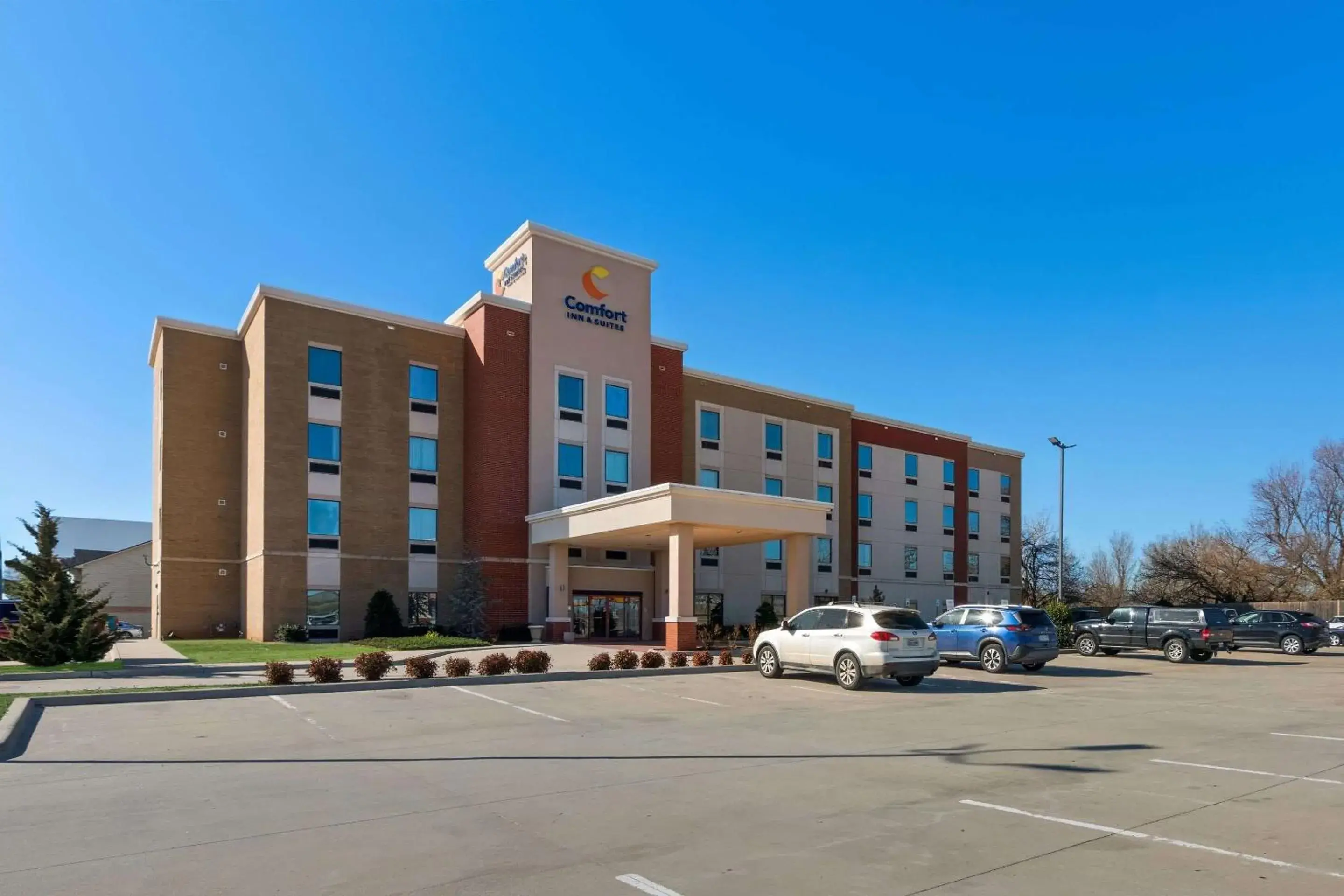 Property building in Comfort Inn & Suites Newcastle - Oklahoma City Property building in Comfort Inn & Suites Newcastle - Oklahoma City