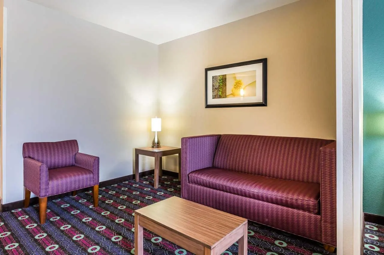 Seating area in Comfort Inn & Suites Newcastle - Oklahoma City