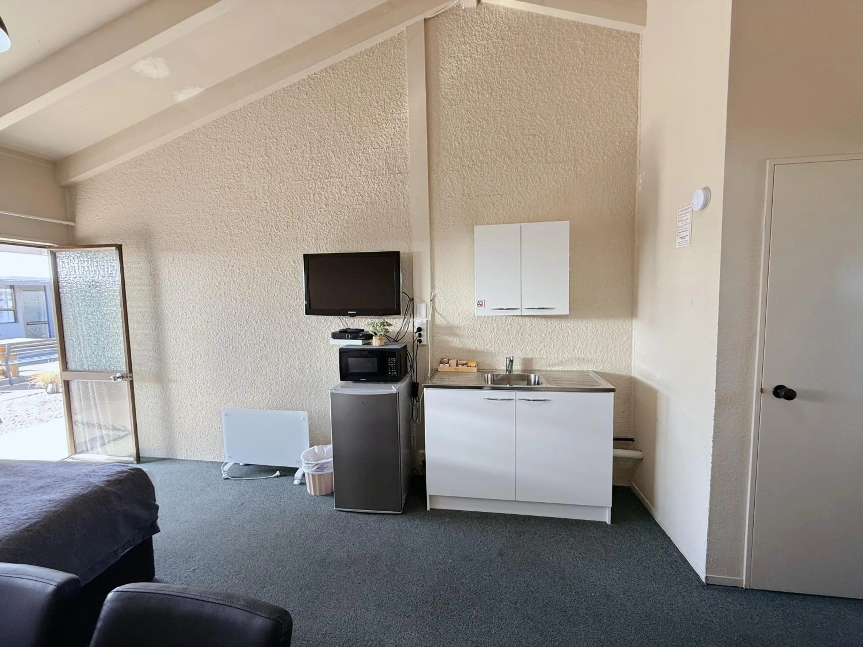 Kitchen or kitchenette in Cortez Motel