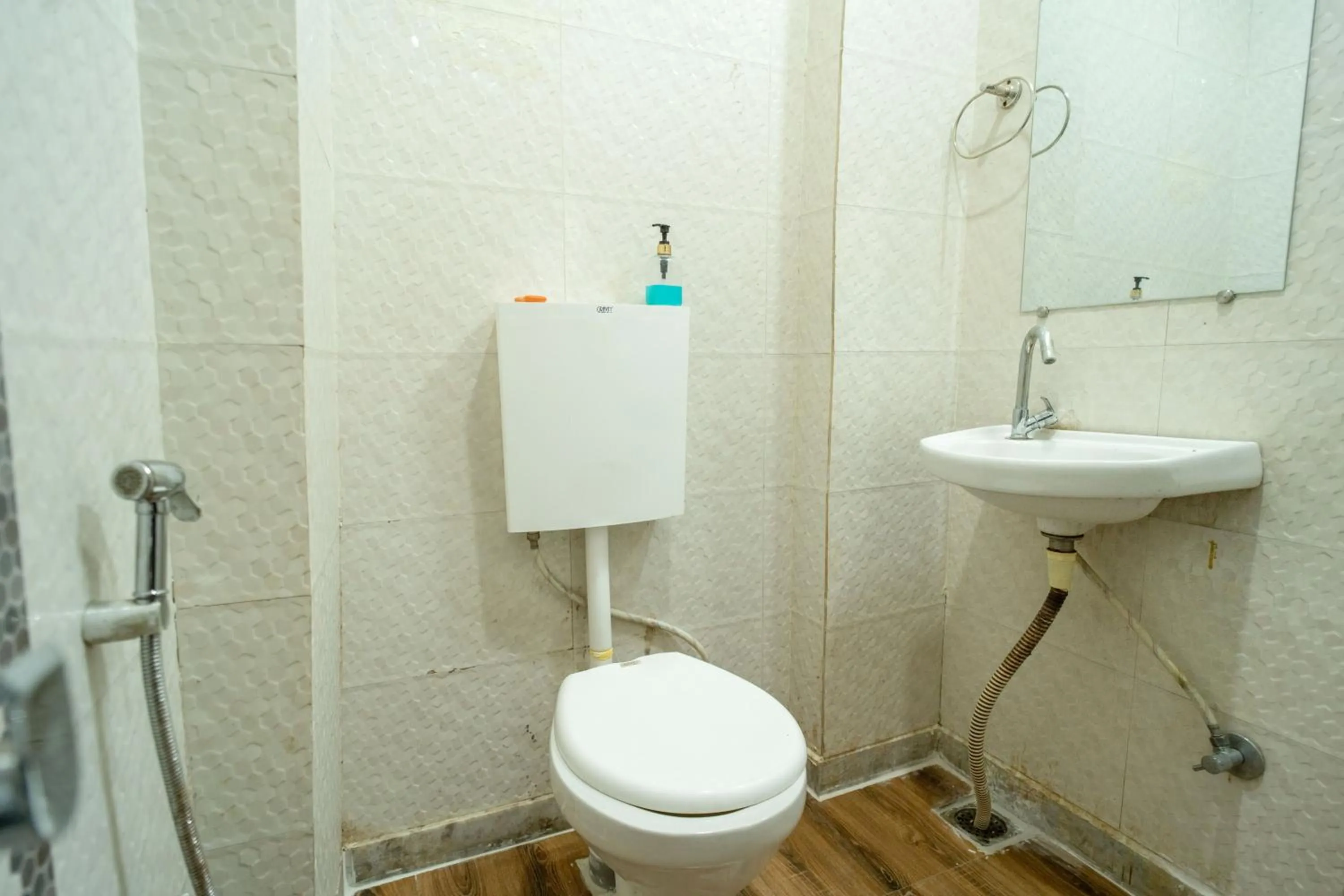 Bathroom in Majestic Hotel and Restro