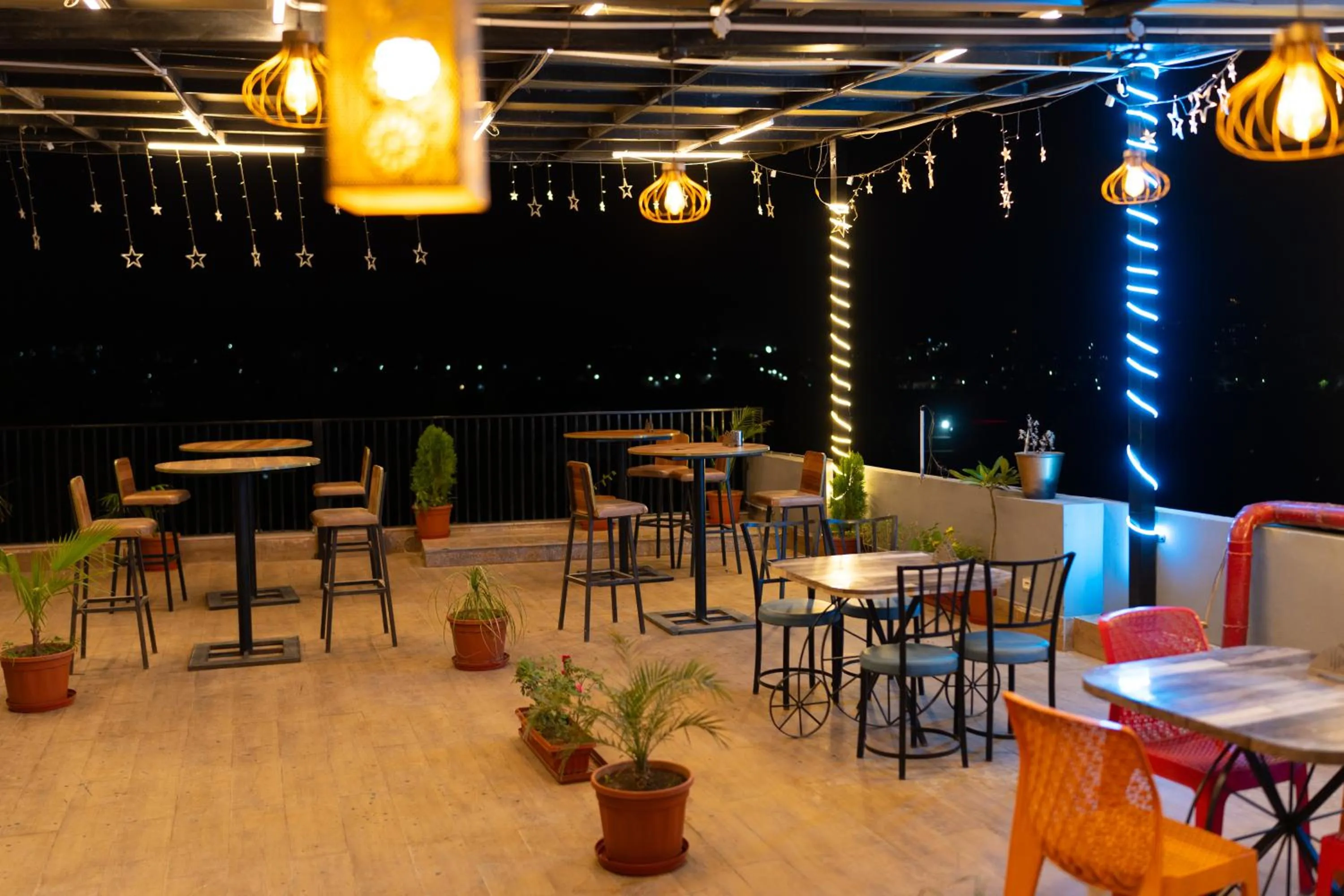 Restaurant/places to eat in Majestic Hotel and Restro