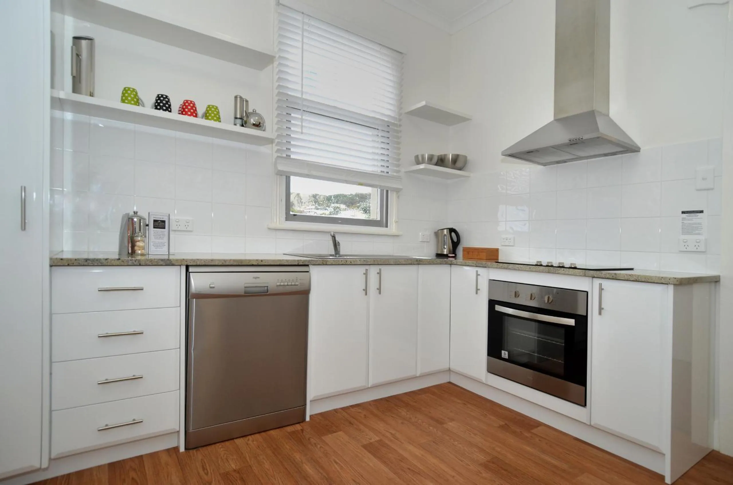 Kitchen or kitchenette in Albany Central Apartments