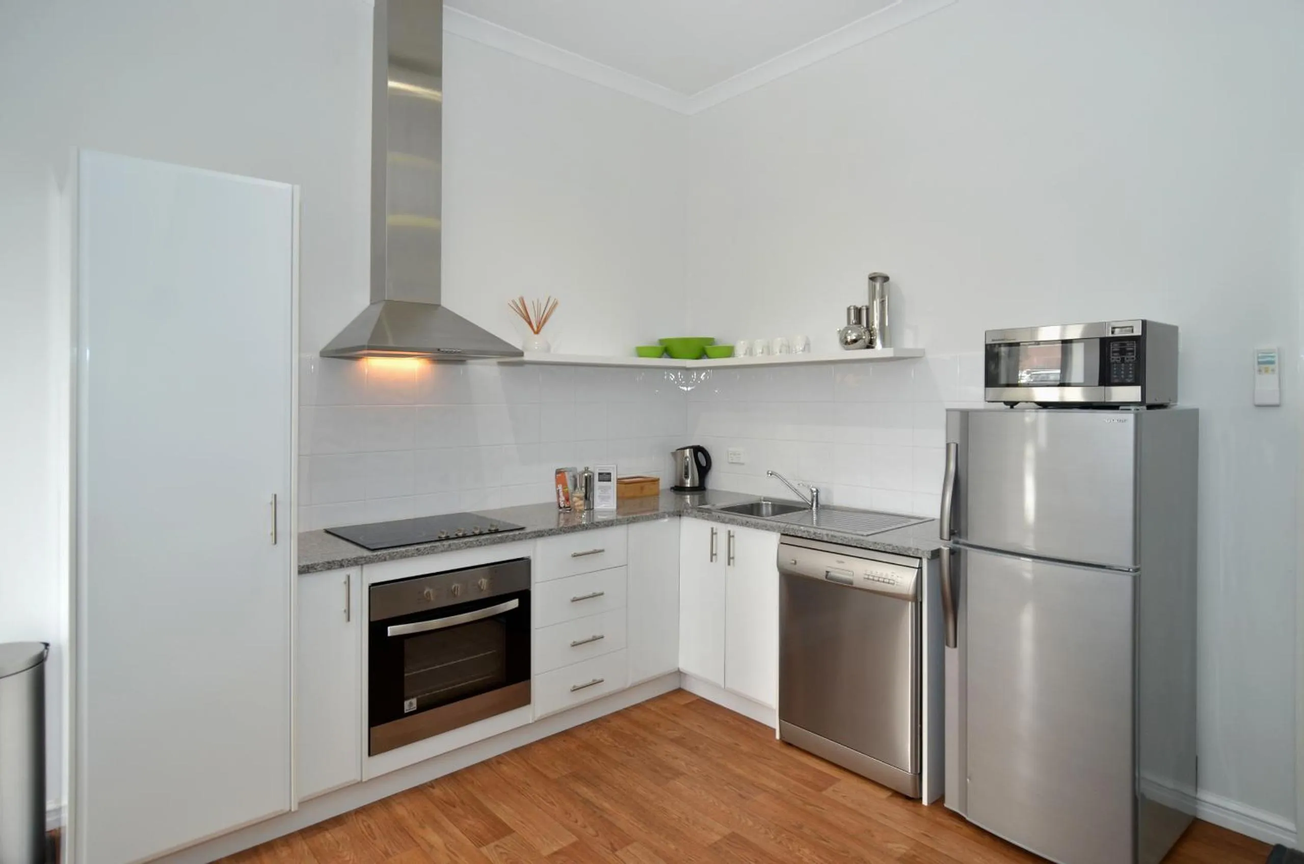 Kitchen or kitchenette in Albany Central Apartments