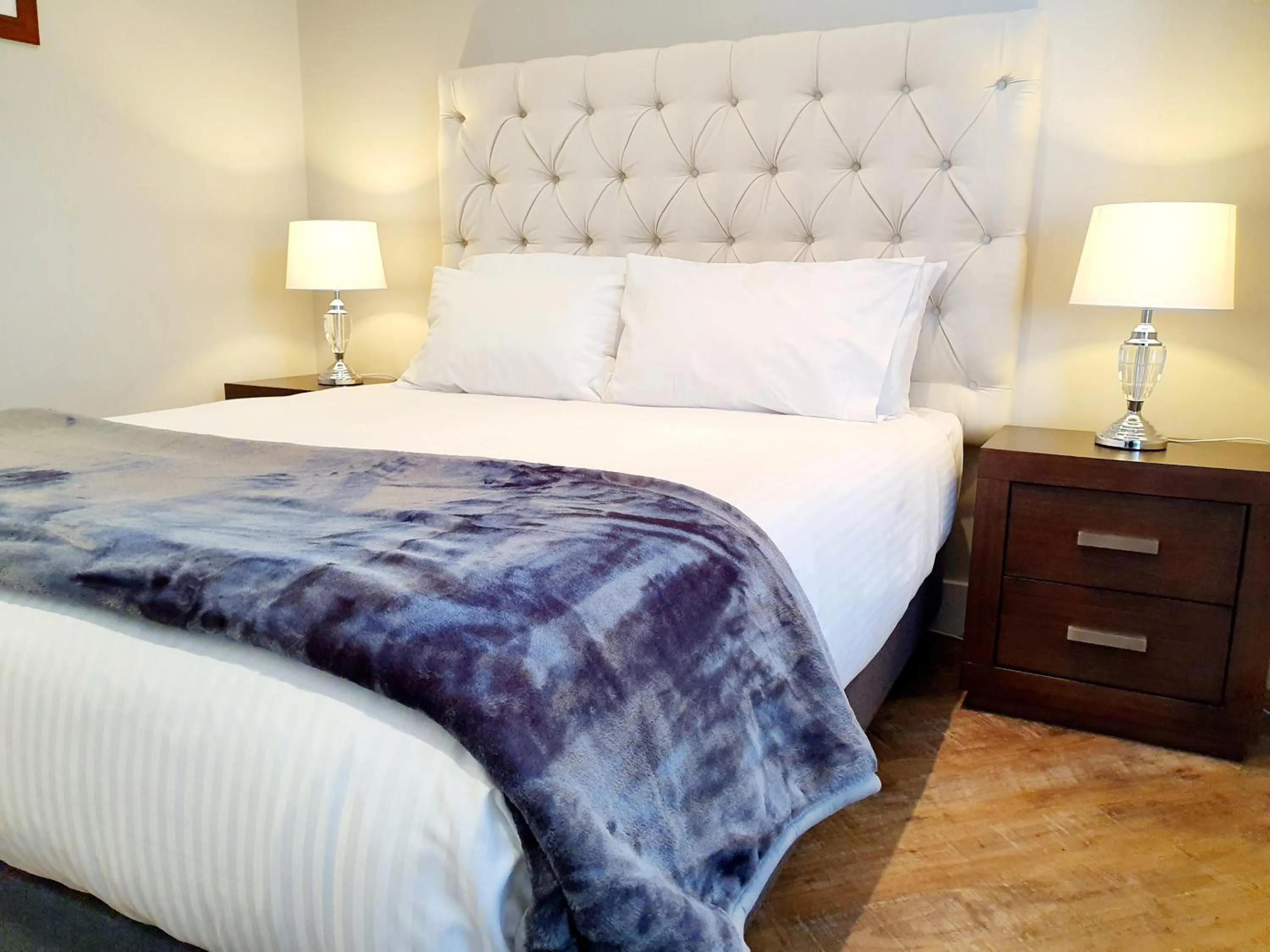 Bedroom, Bed in Largs Pier Hotel