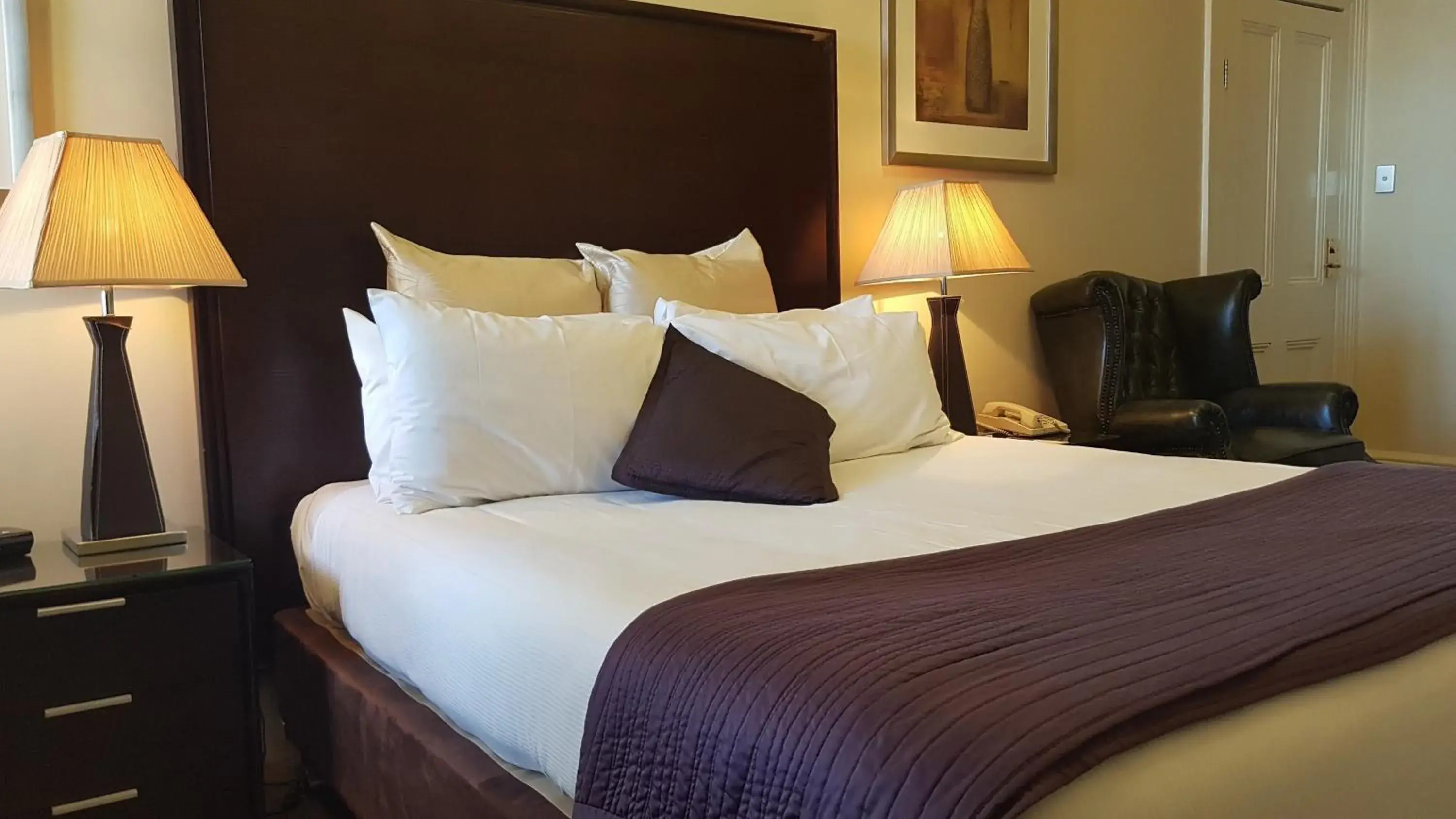 Executive Heritage Two-Bedroom Spa Suite in Largs Pier Hotel Executive Heritage Two-Bedroom Spa Suite in Largs Pier Hotel