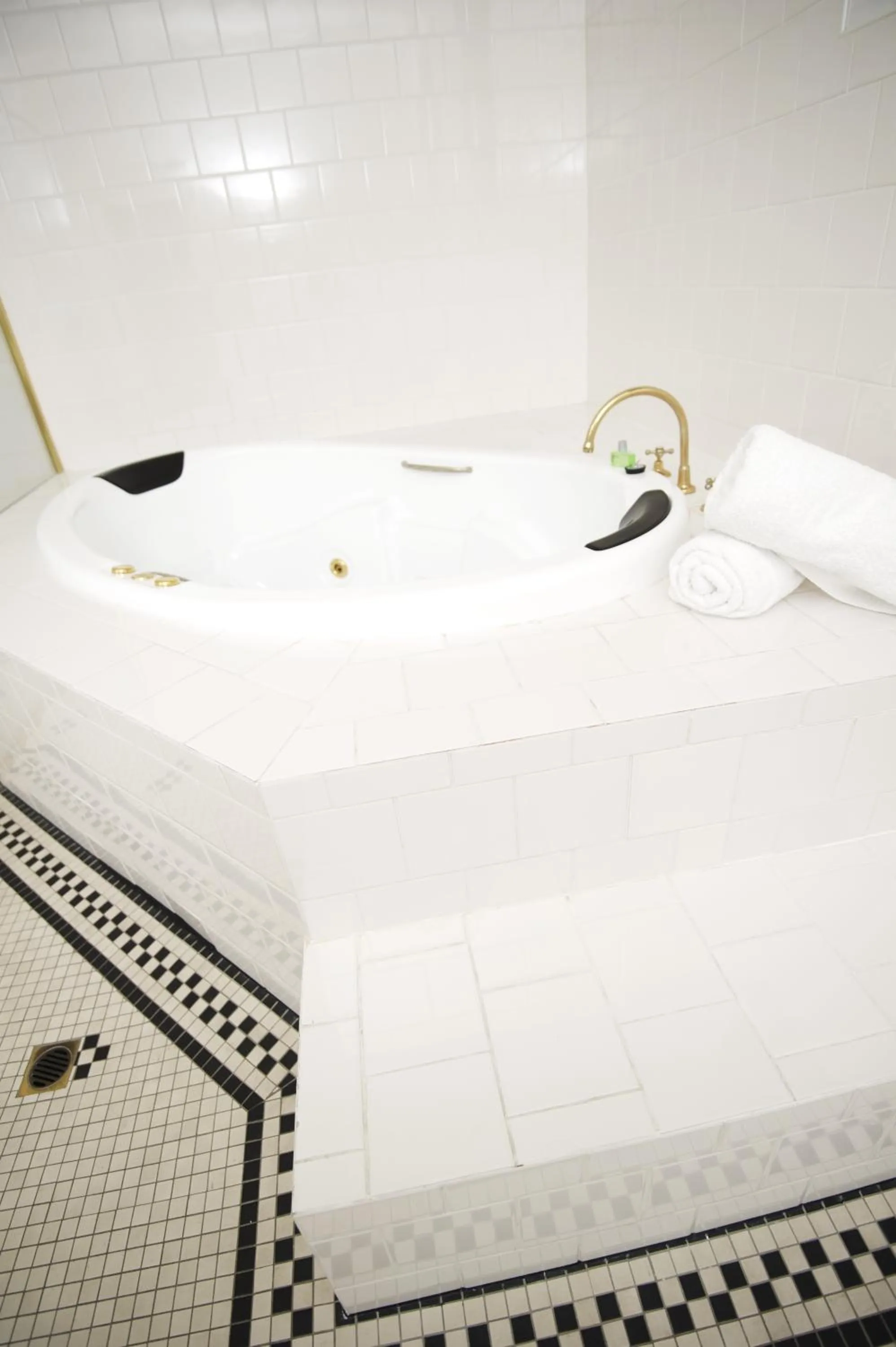 Bathroom in Largs Pier Hotel