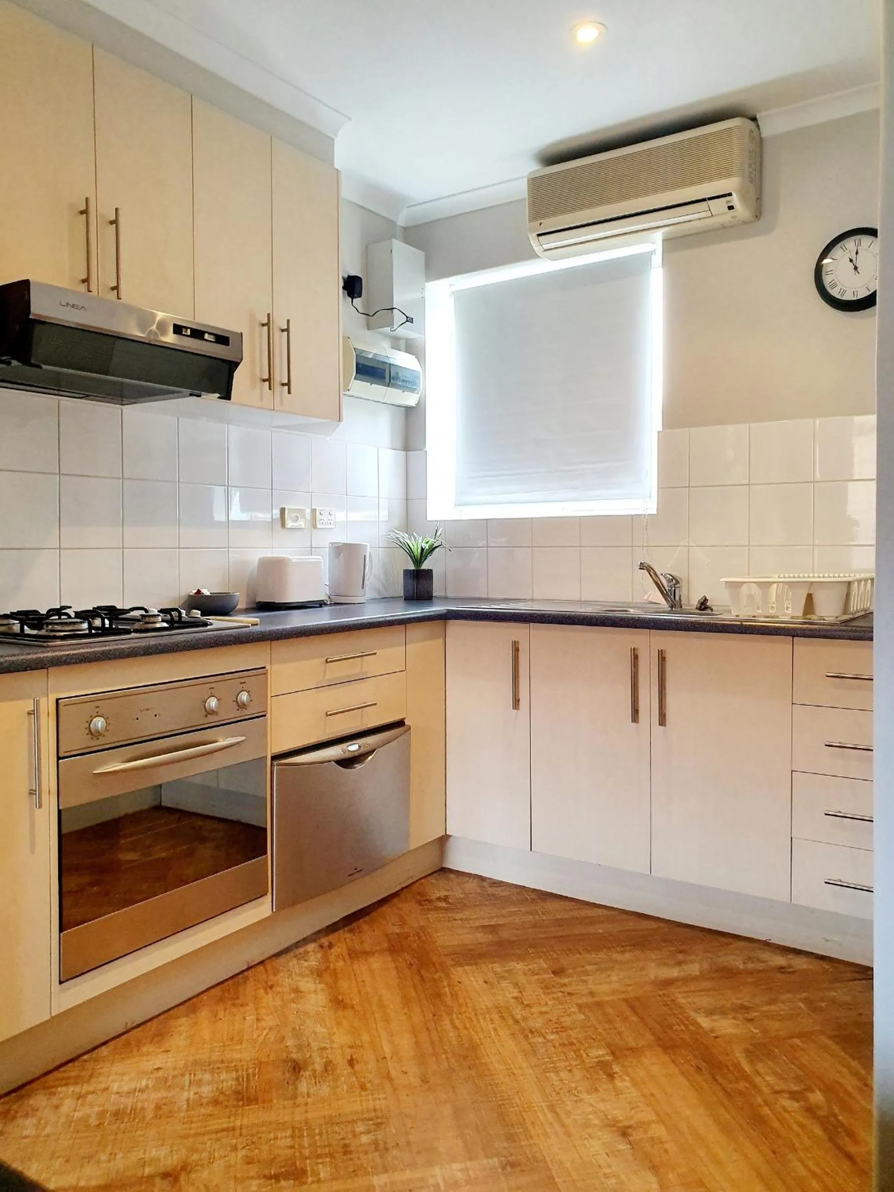 Kitchen or kitchenette in Largs Pier Hotel